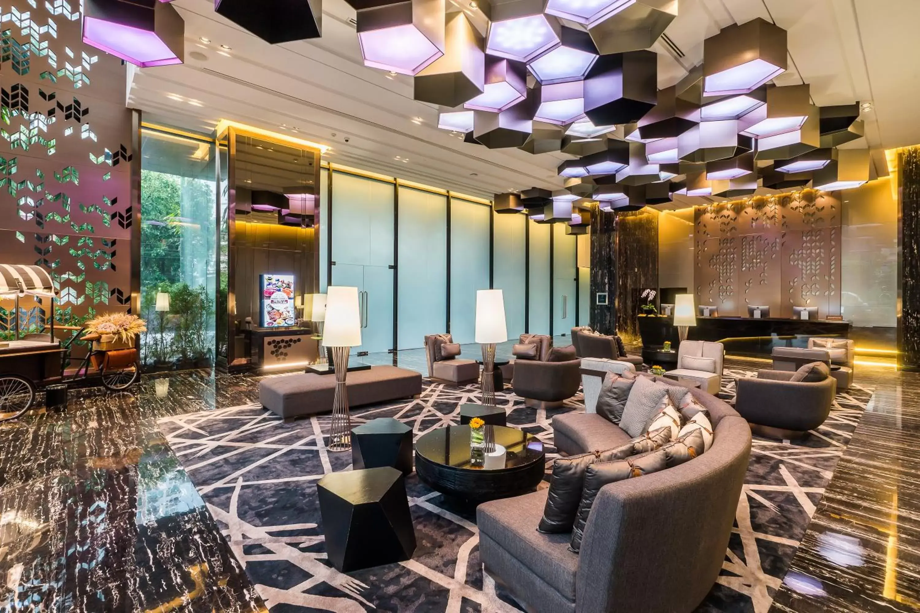 Lobby or reception in SKYVIEW Hotel Bangkok - Em District