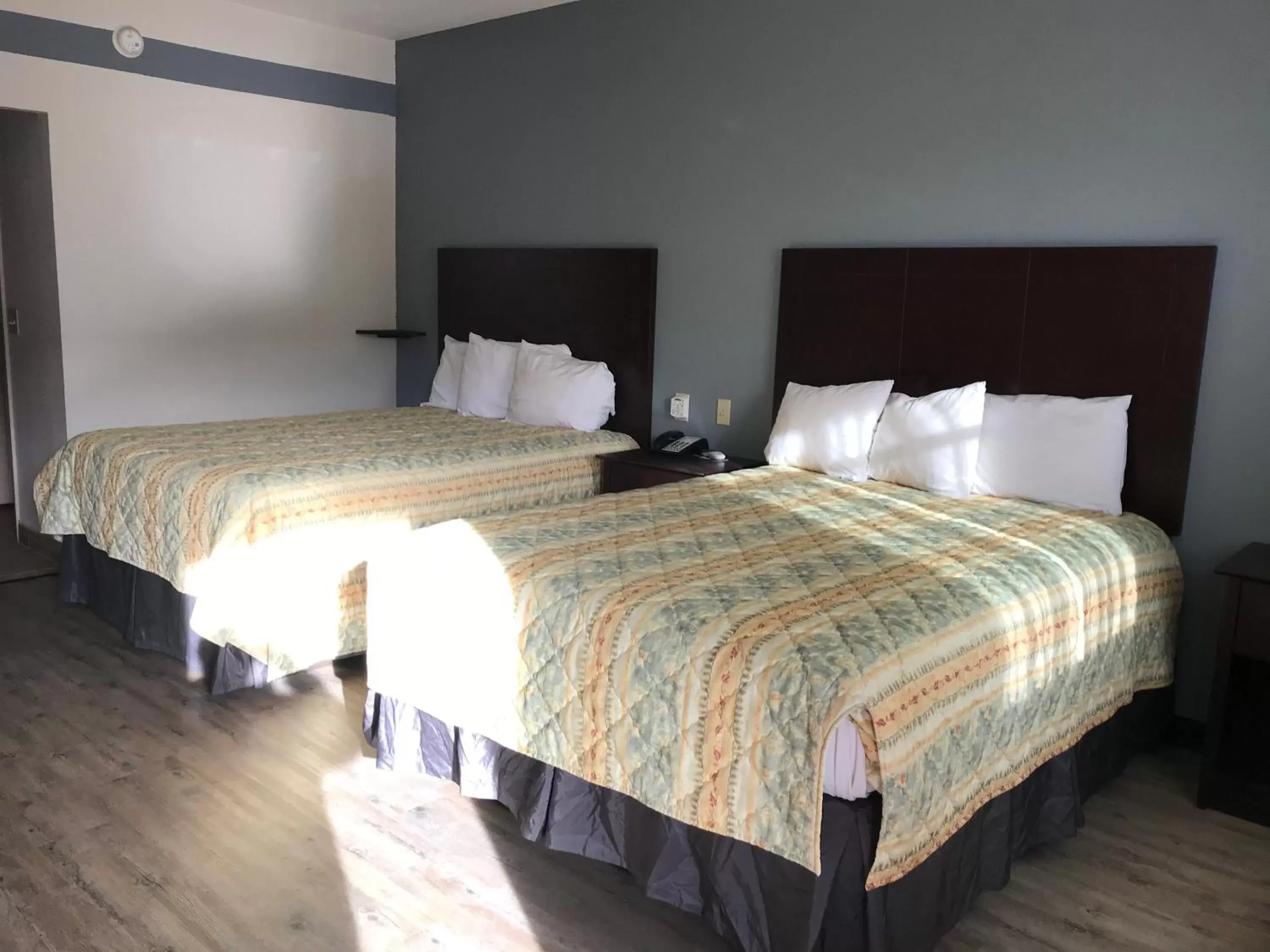 Bedroom, Bed in Big Lake Inn and Suites