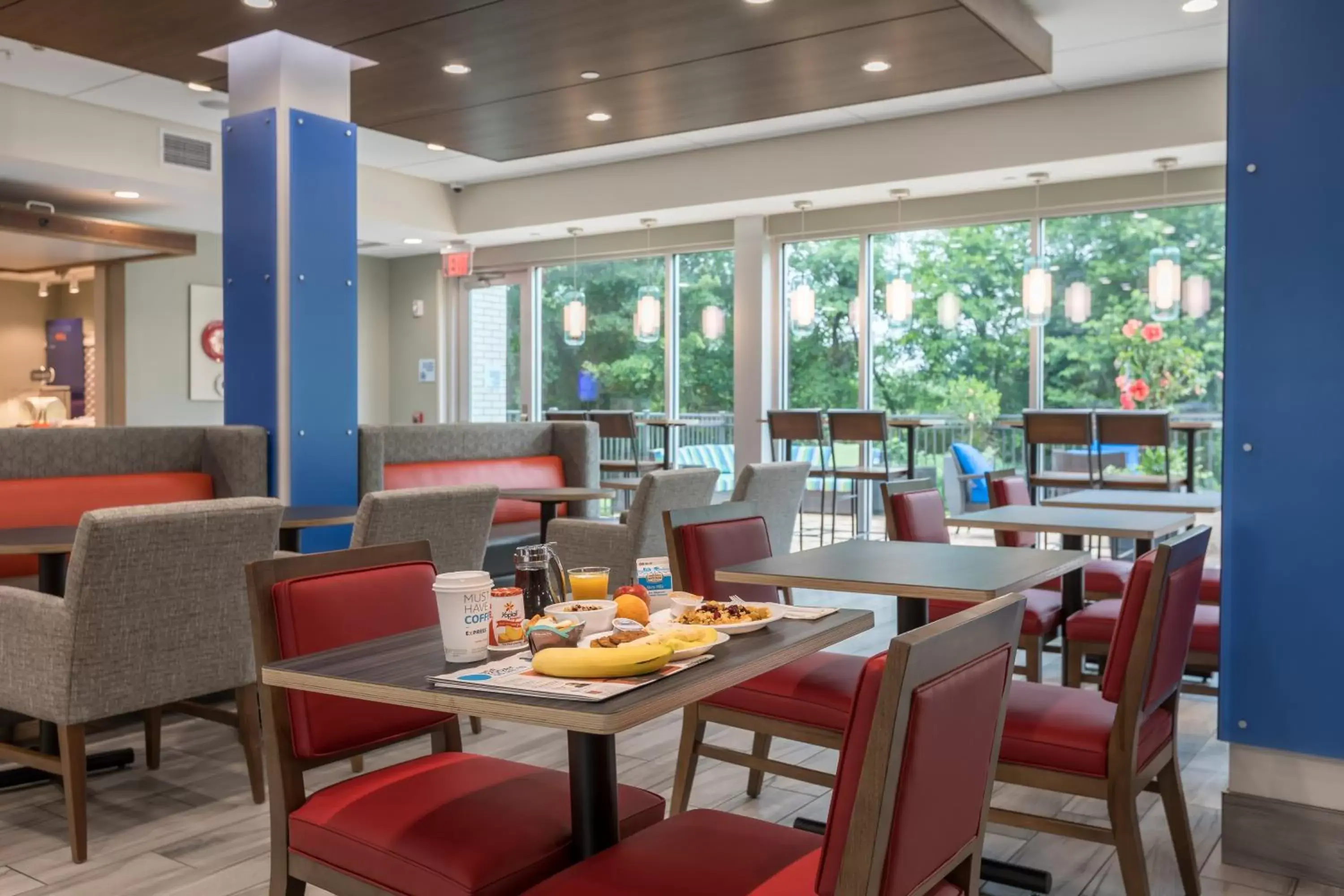 Property building, Restaurant/Places to Eat in Holiday Inn Express & Suites Greenville S - Piedmont, an IHG Hotel