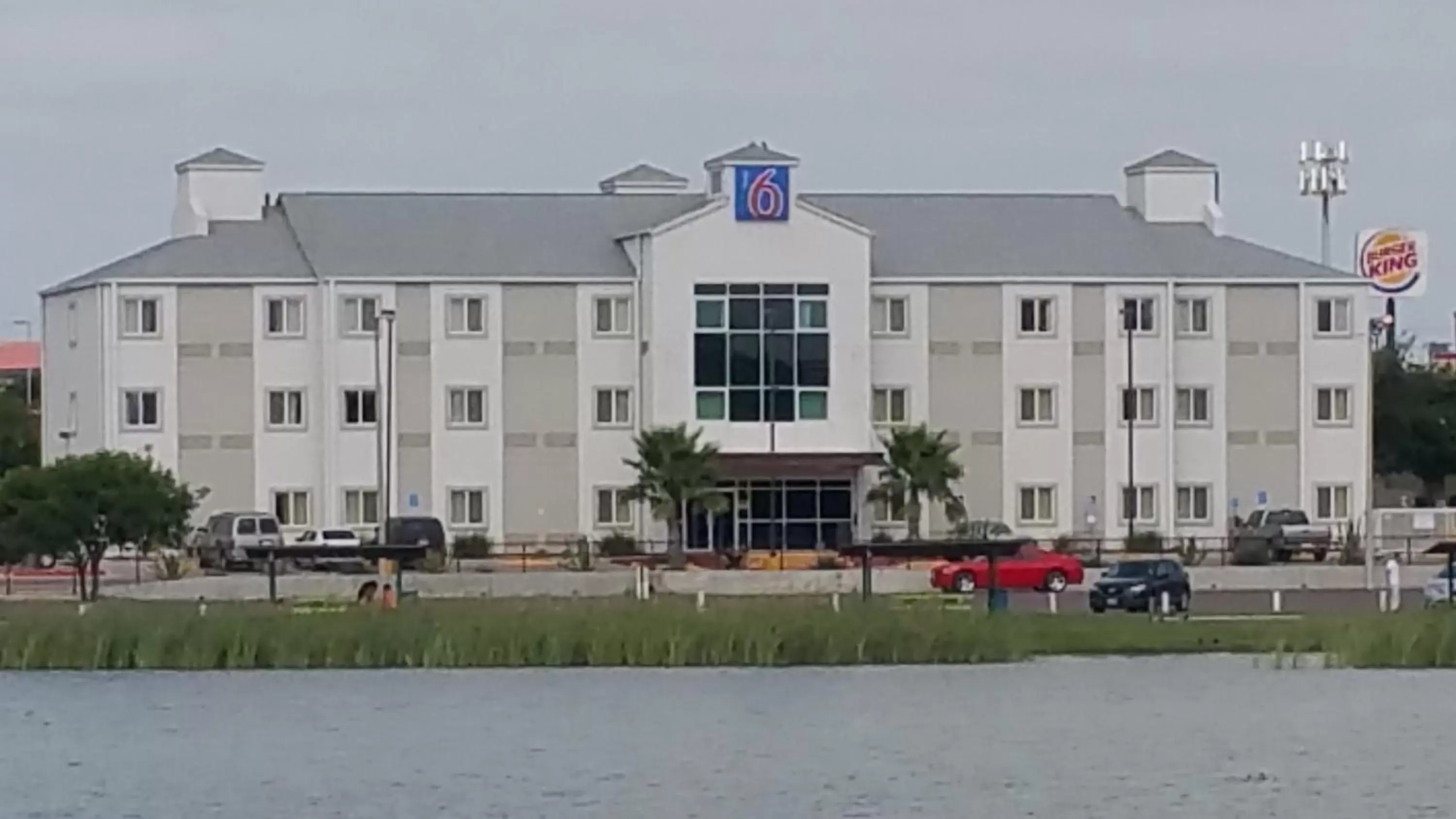 Property Building in Motel 6-Eagle Pass, TX - Lakeside