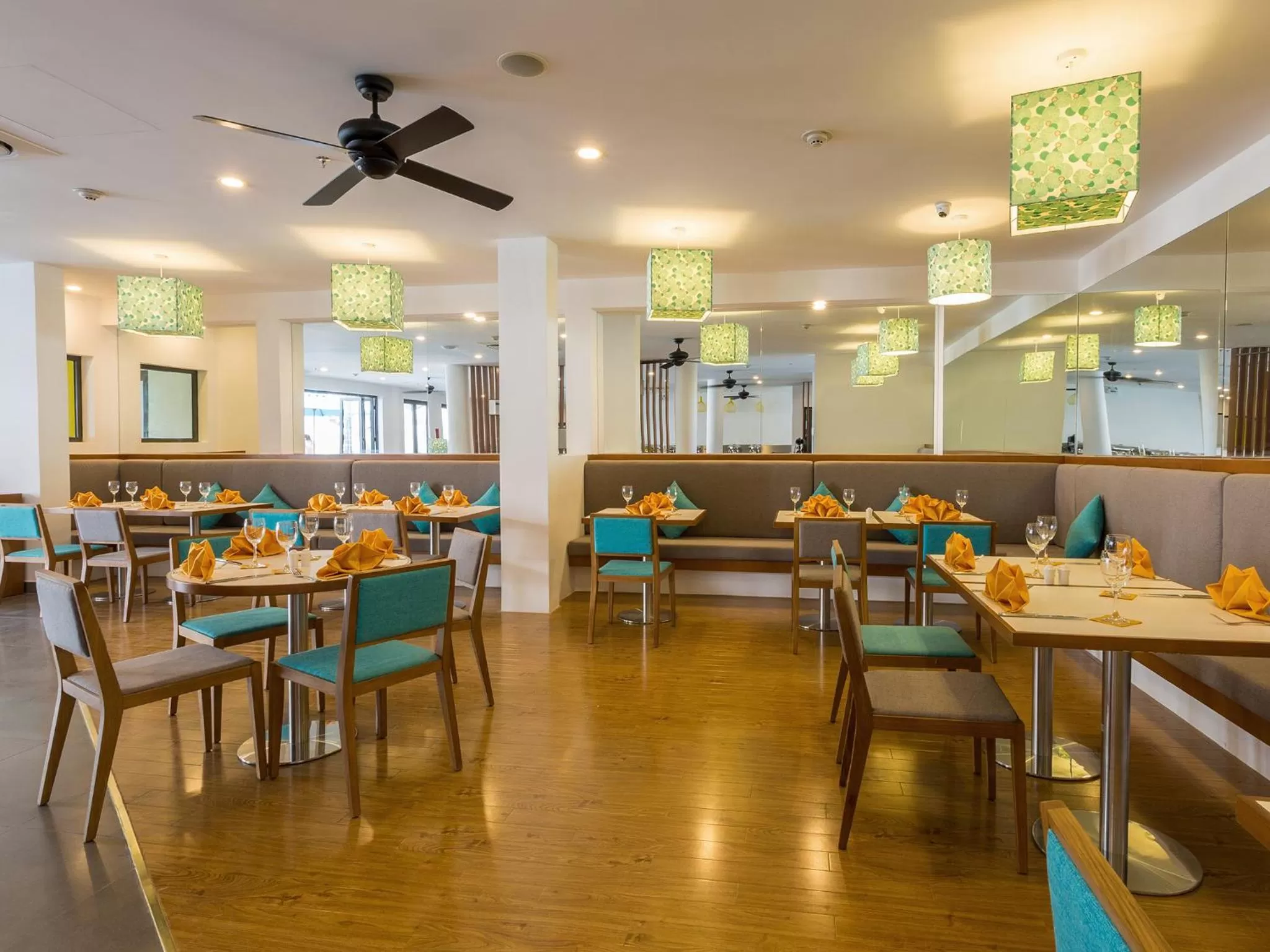 Restaurant/places to eat in ÊMM Hotel Hoi An