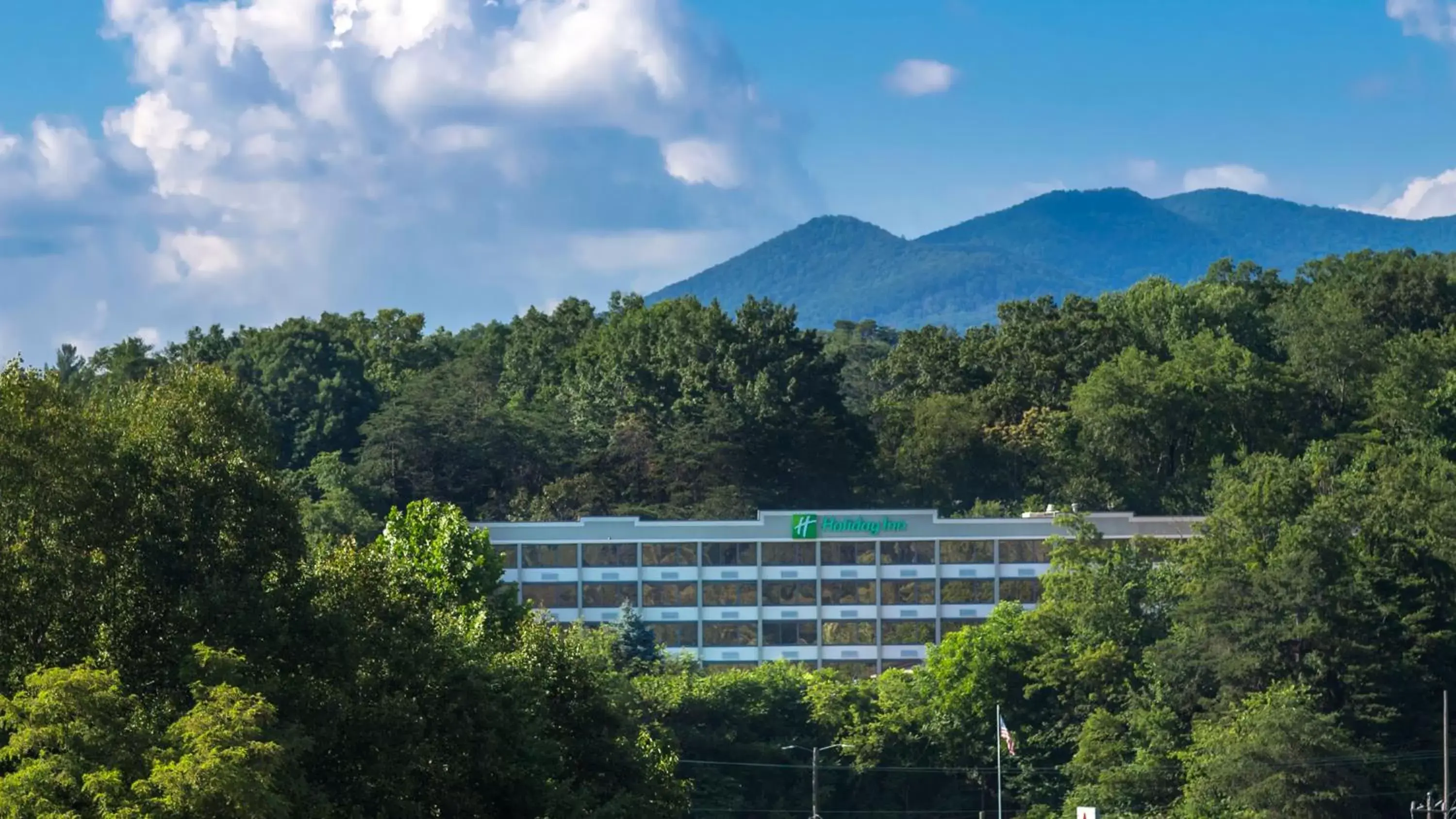 Property building in Holiday Inn Asheville East-Blue Ridge Pkwy, an IHG Hotel