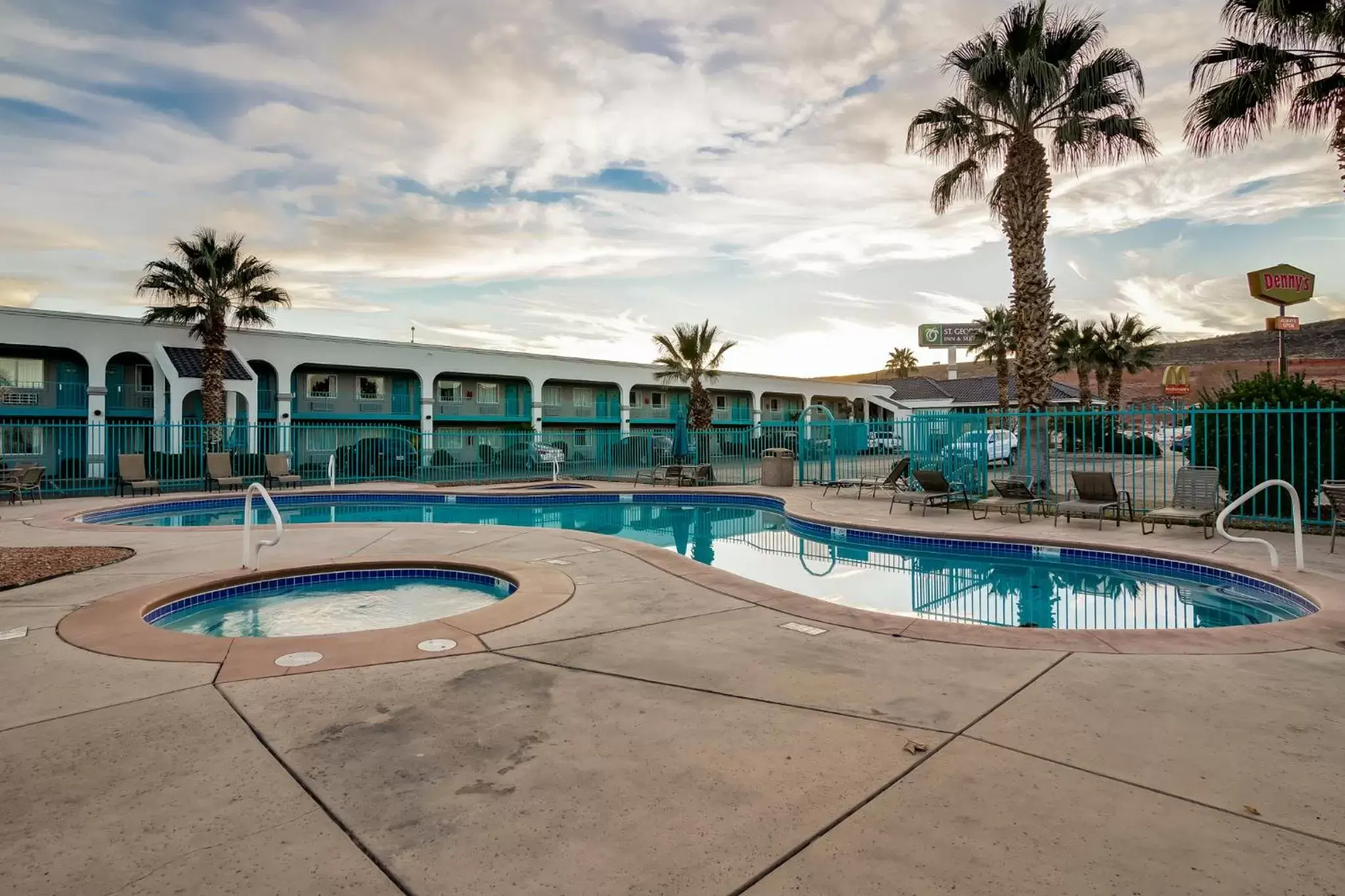 Swimming Pool in St. George Inn and Suites