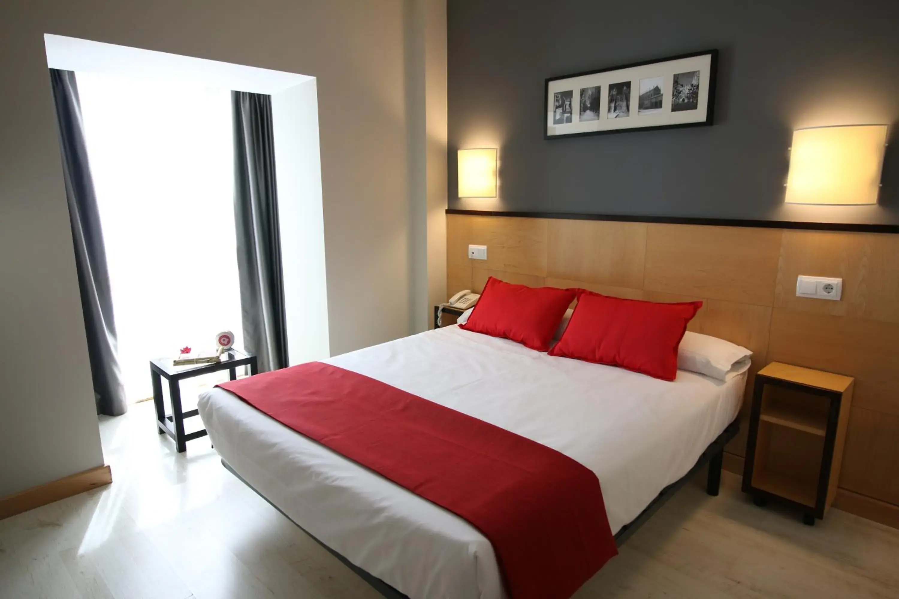 Bed in Hotel Alda Entrearcos