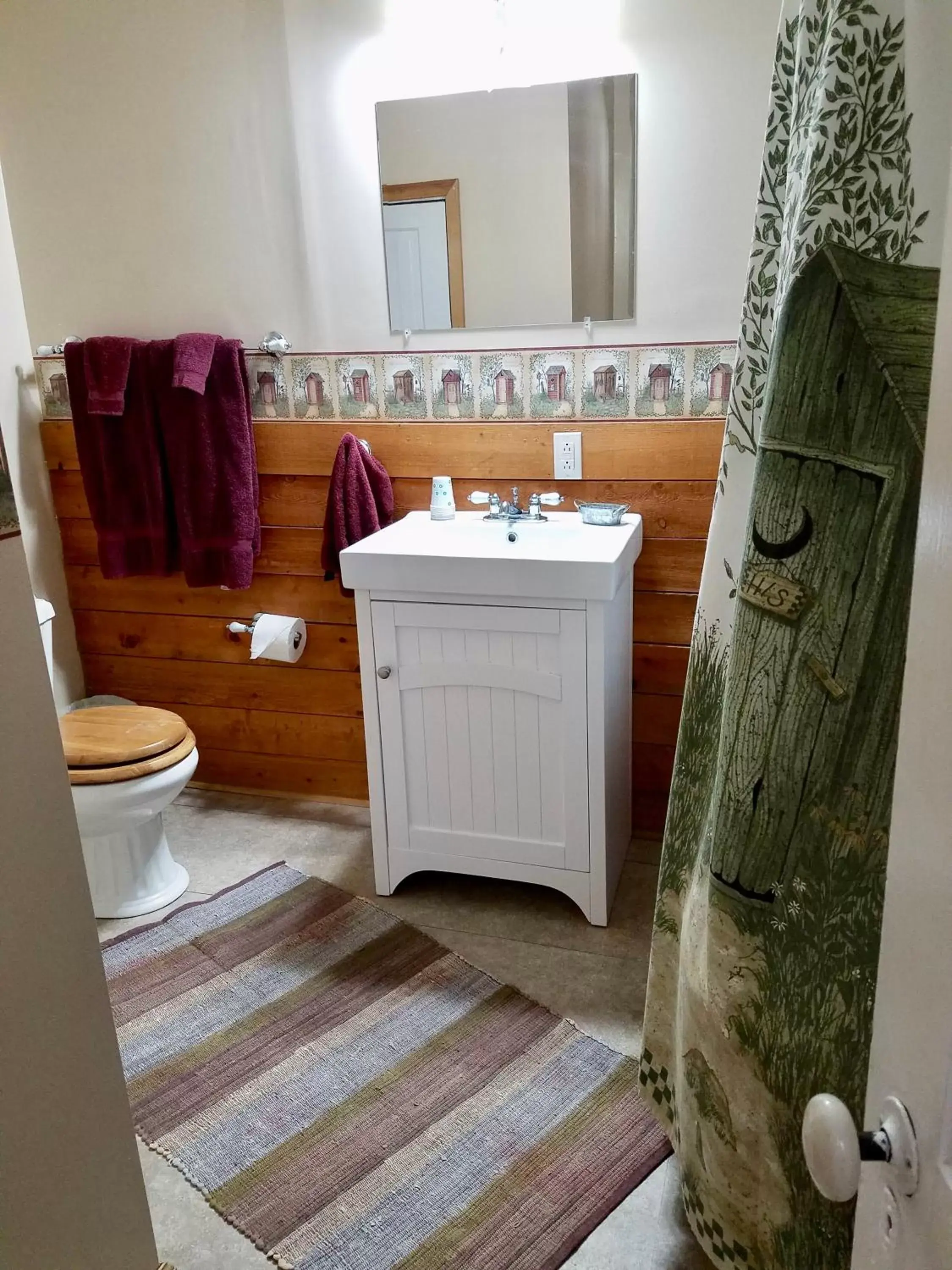 Bathroom in Rainbow Ridge Farms