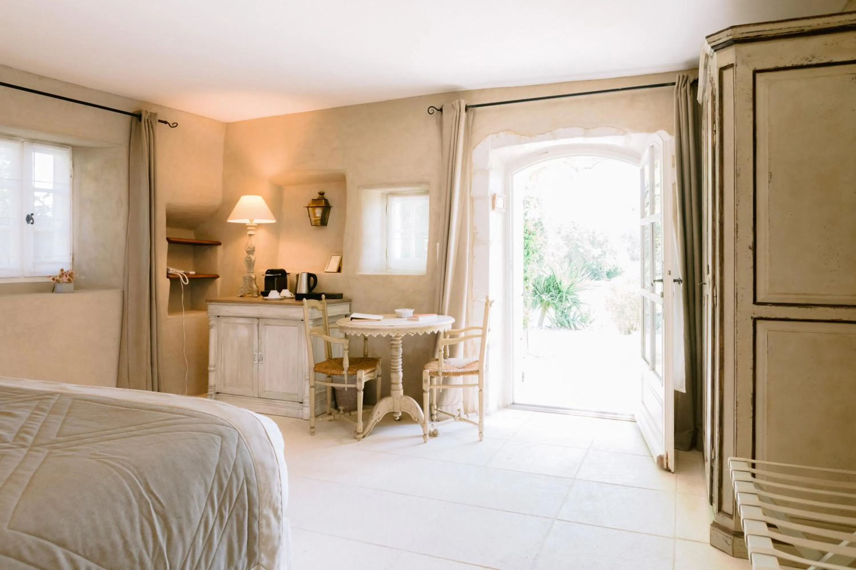 Bedroom, Bed in Le Mas De La Rose - Teritoria