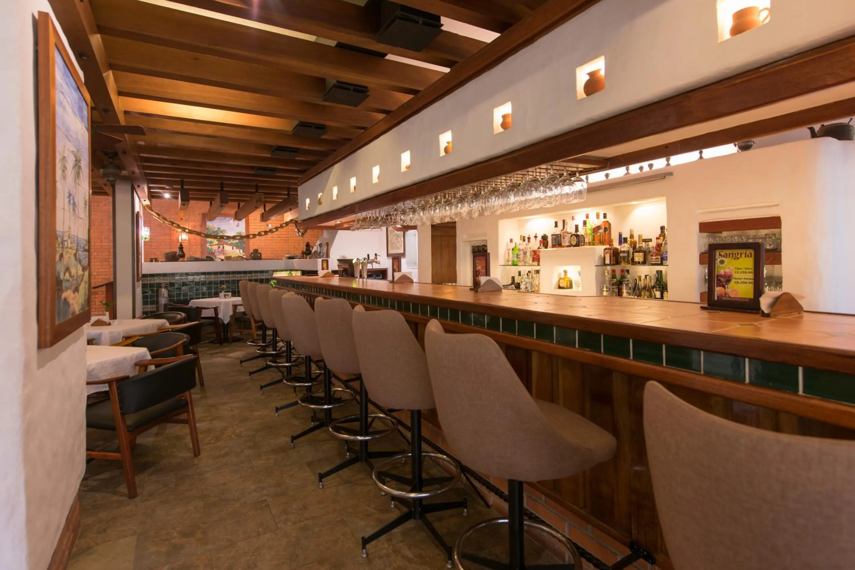 Lounge or bar in Hotel Bougainvillea San José