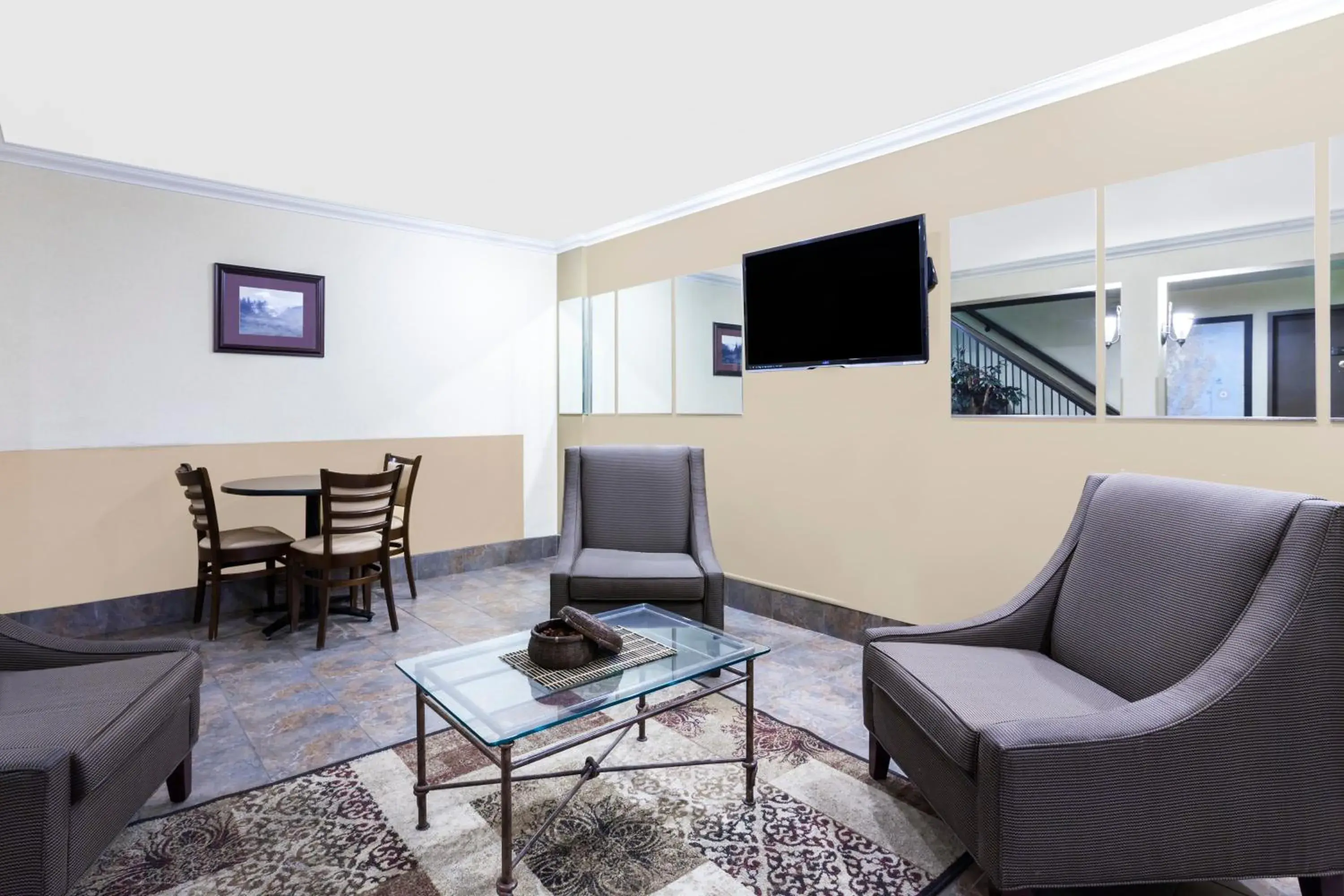 Lobby or reception in Days Inn By Wyndham Bellingham WA Lobby or reception in Days Inn By Wyndham Bellingham WA