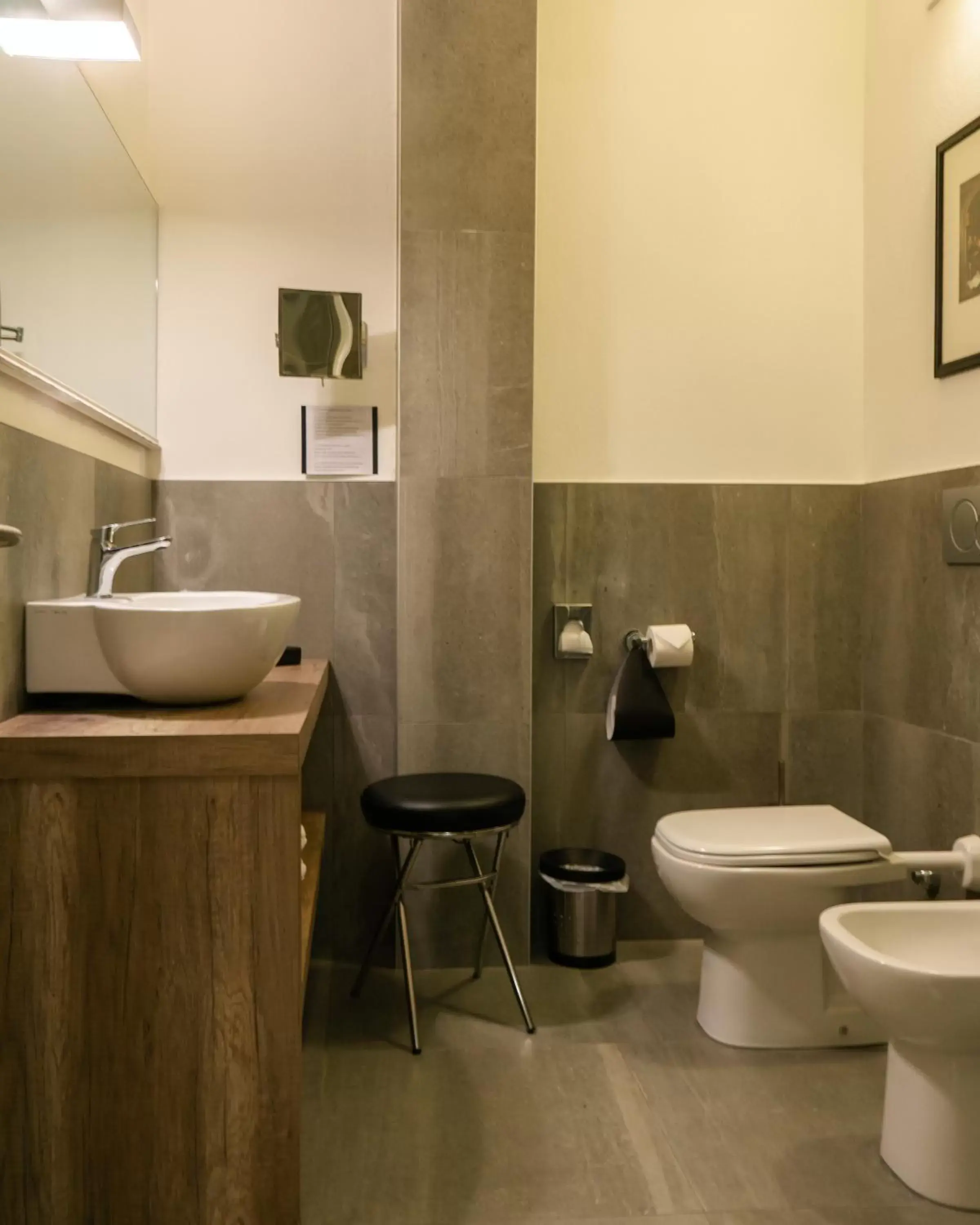 Toilet, Bathroom in Hotel Globo