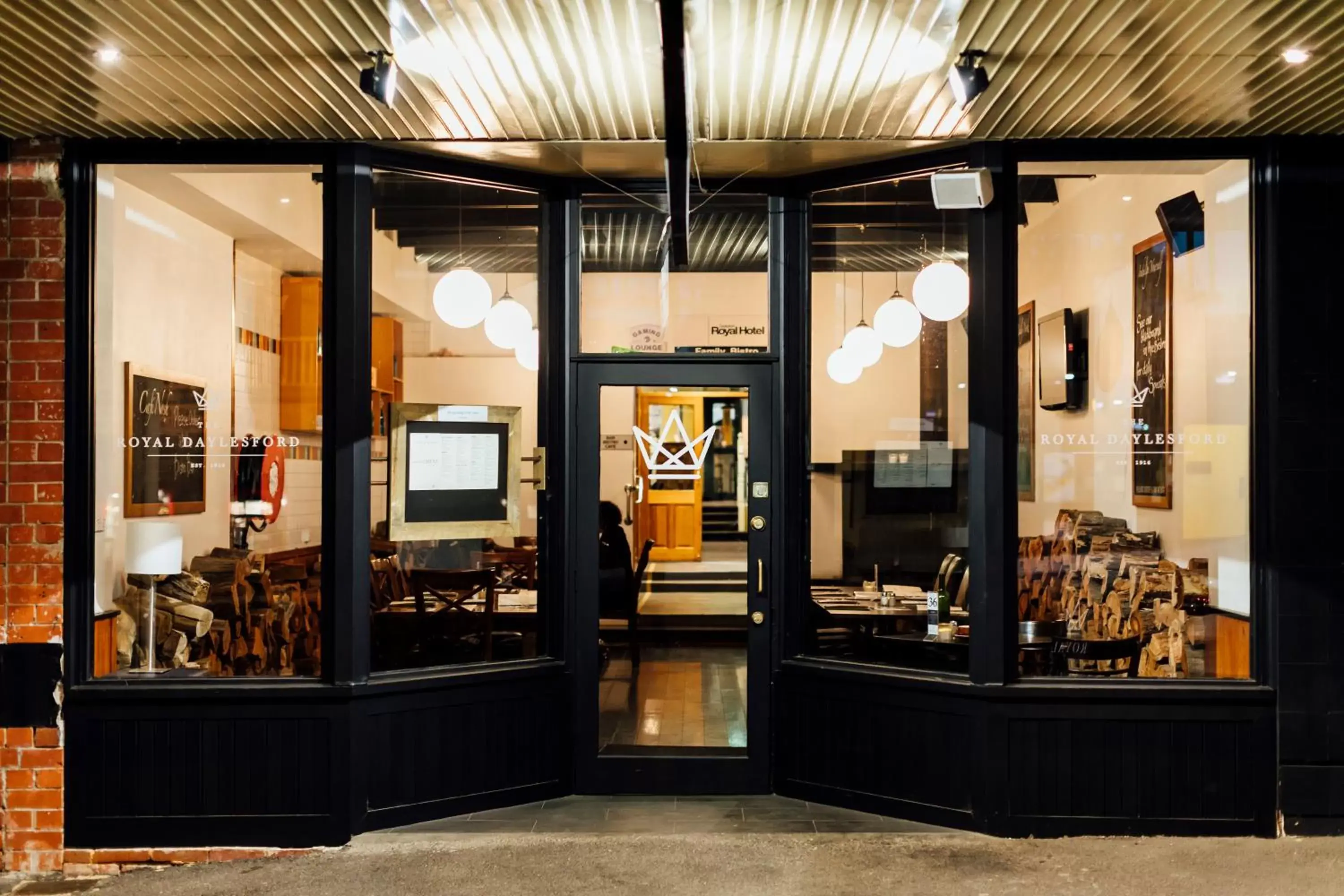 Facade/entrance in The Royal Daylesford Hotel