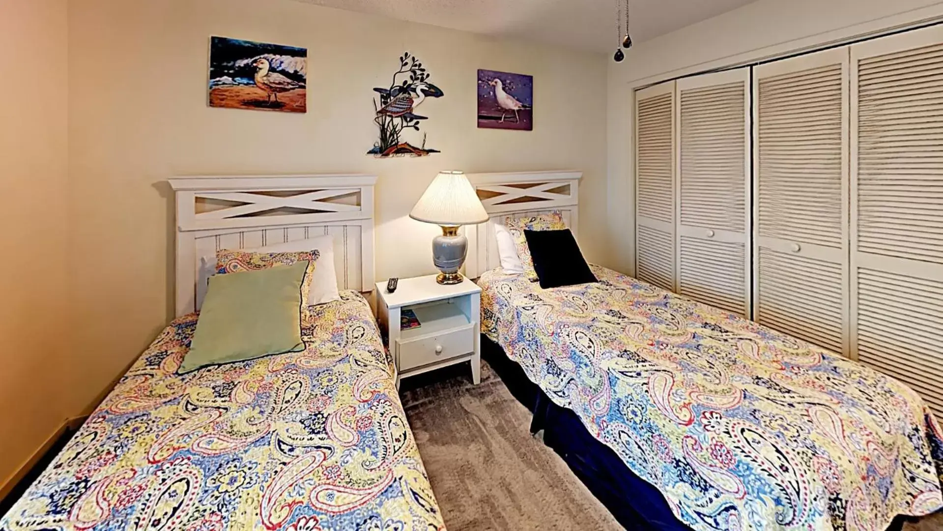 Bedroom, Bed in Beach Vacation Condos