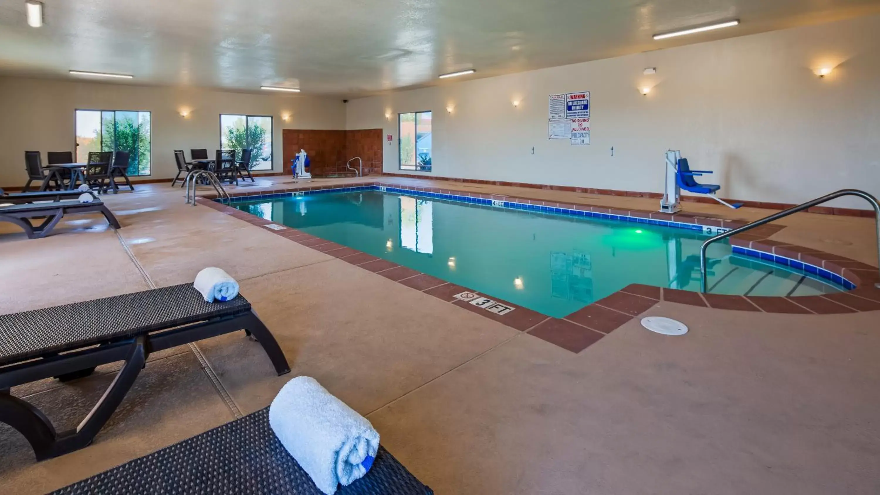 Swimming Pool in Best Western East El Paso Inn