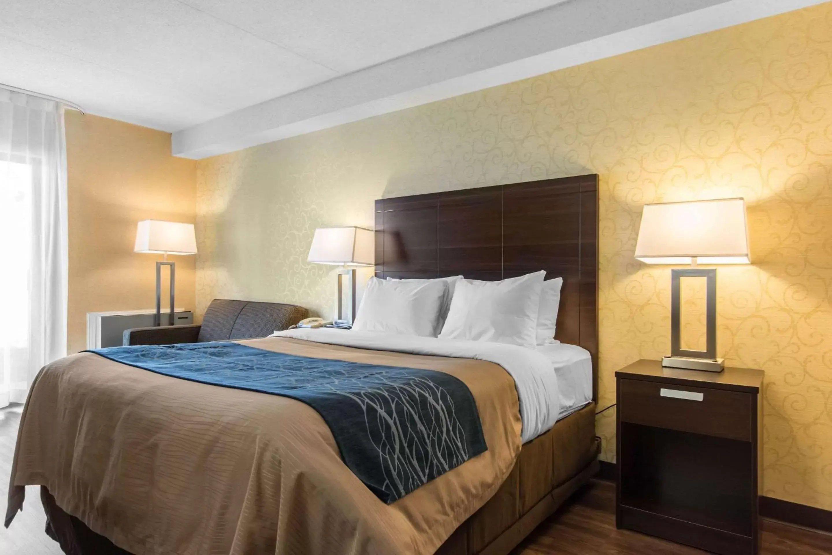 Photo of the whole room, Bed in Comfort Inn Trois-Rivieres