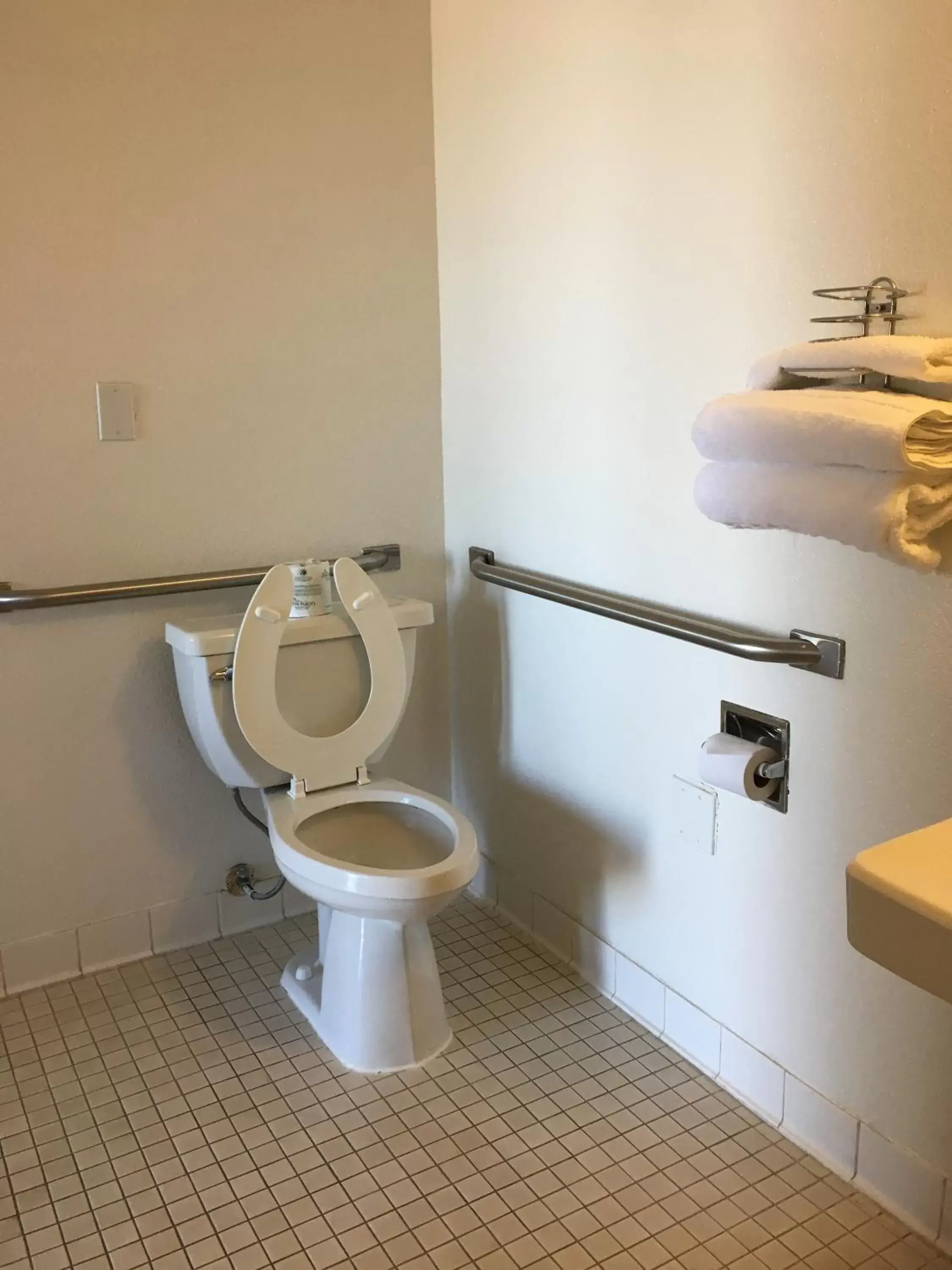 Bathroom in Motel 6-Tucumcari, NM