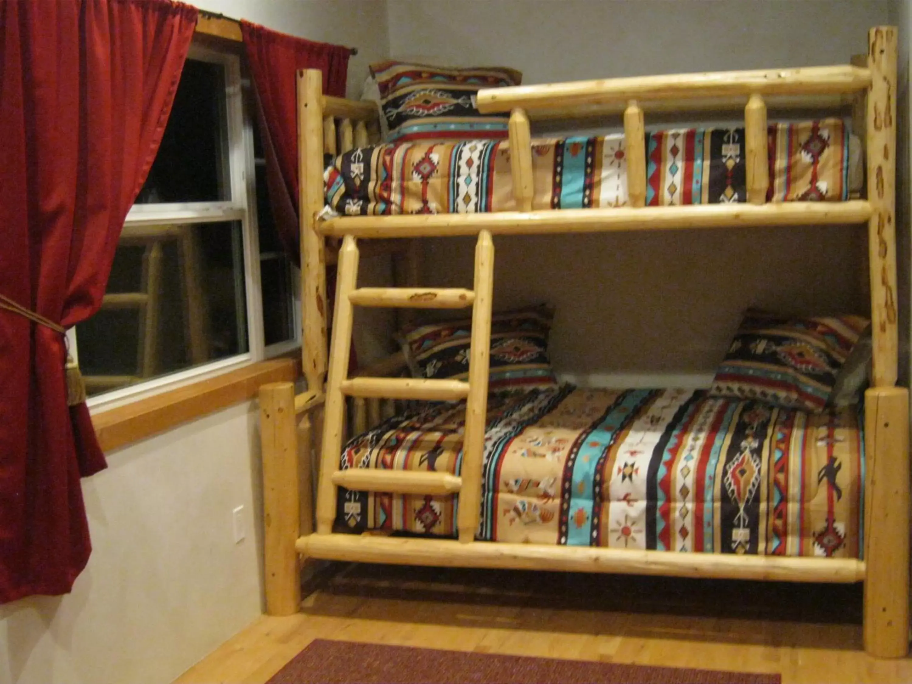 Bunk Bed in Shady Brook Inn Village/Resort