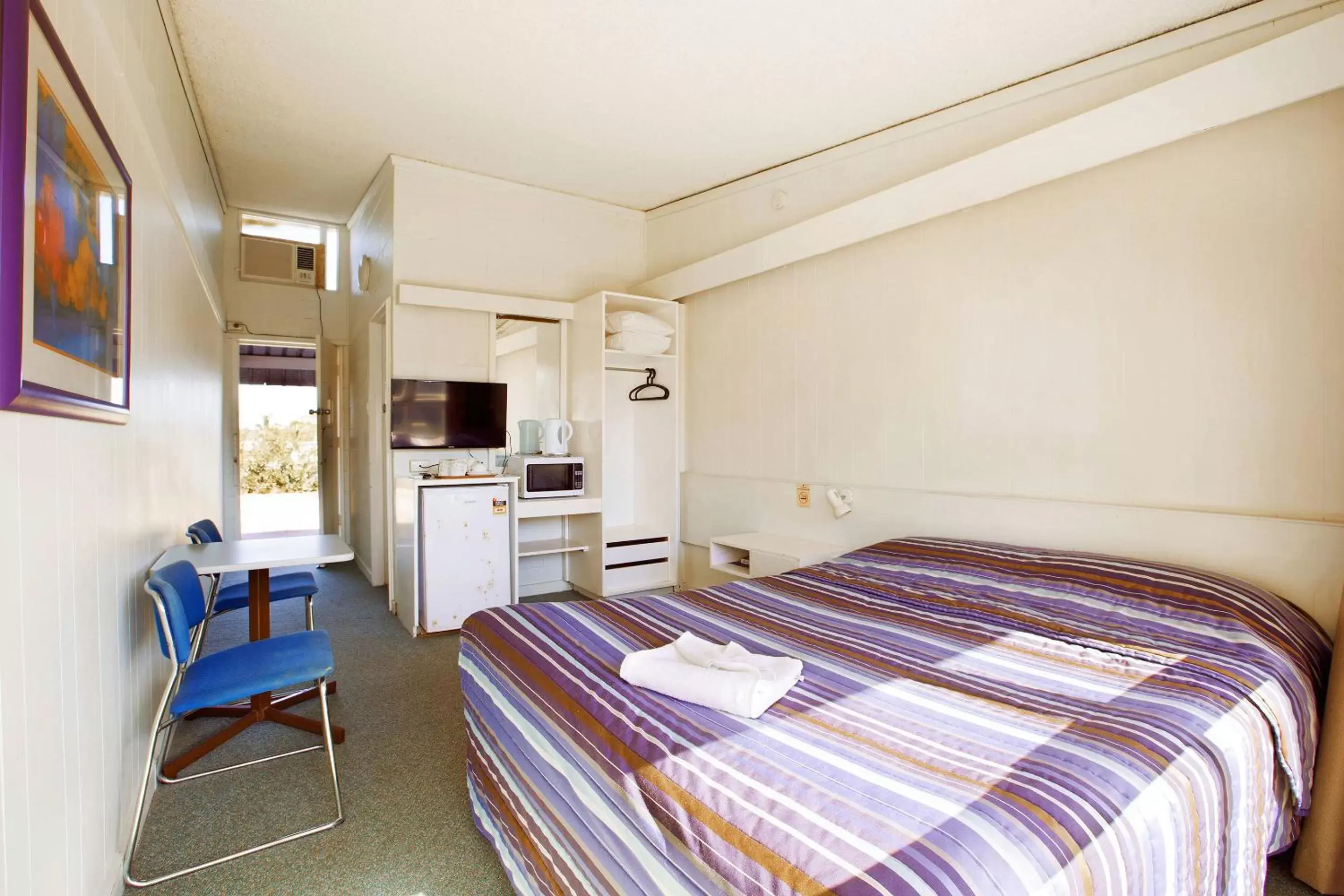 Photo of the whole room, Bed in Sunnybank Hotel Brisbane