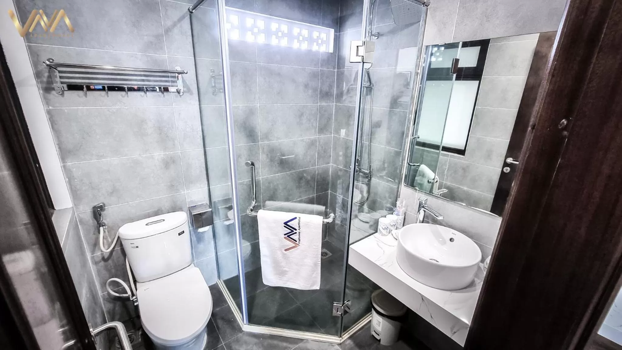 Toilet in VNAHOMES APARTHOTEL