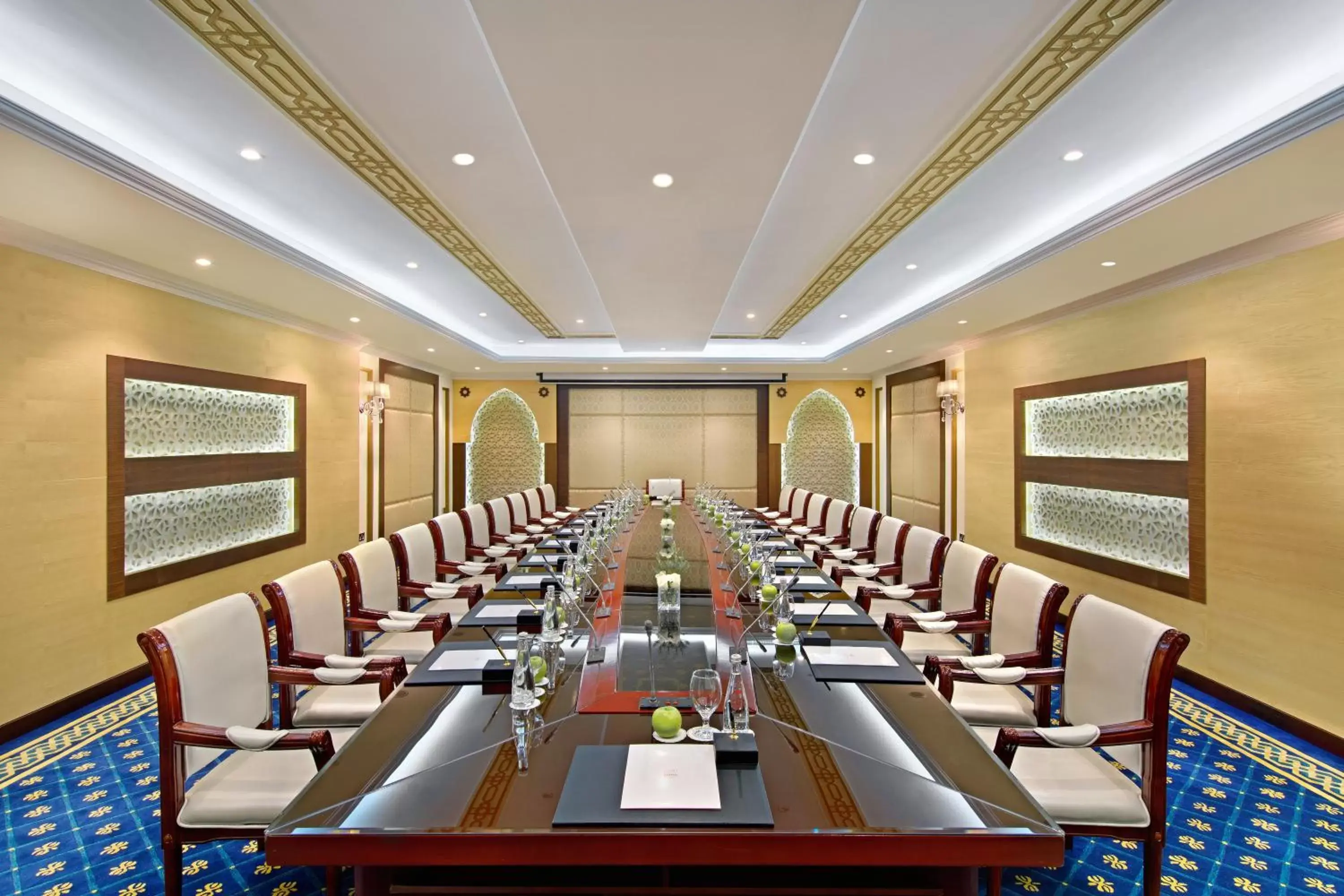 Business facilities in Ezdan Hotels Doha