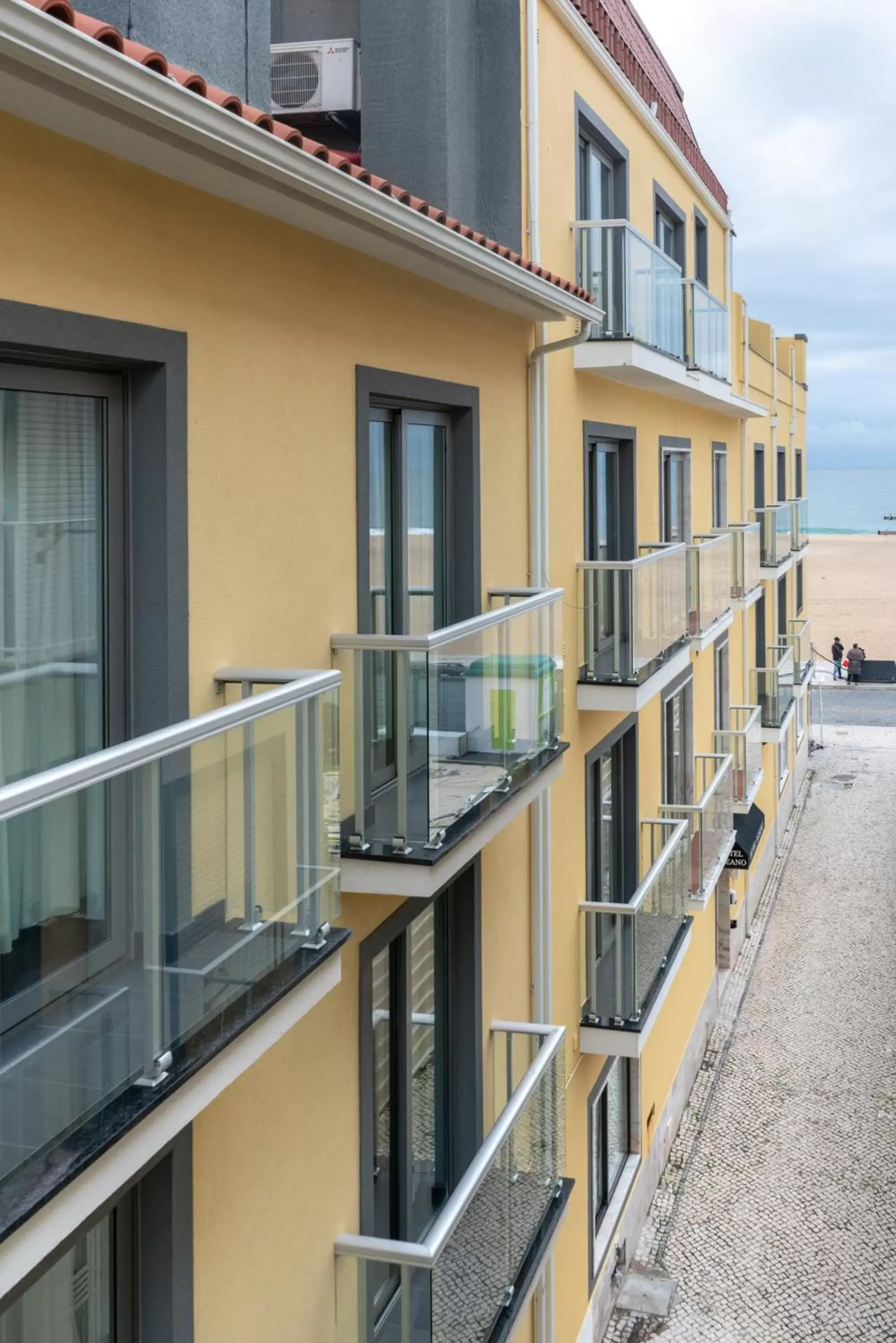 Facade/entrance, Balcony/Terrace in Hotel Oceano
