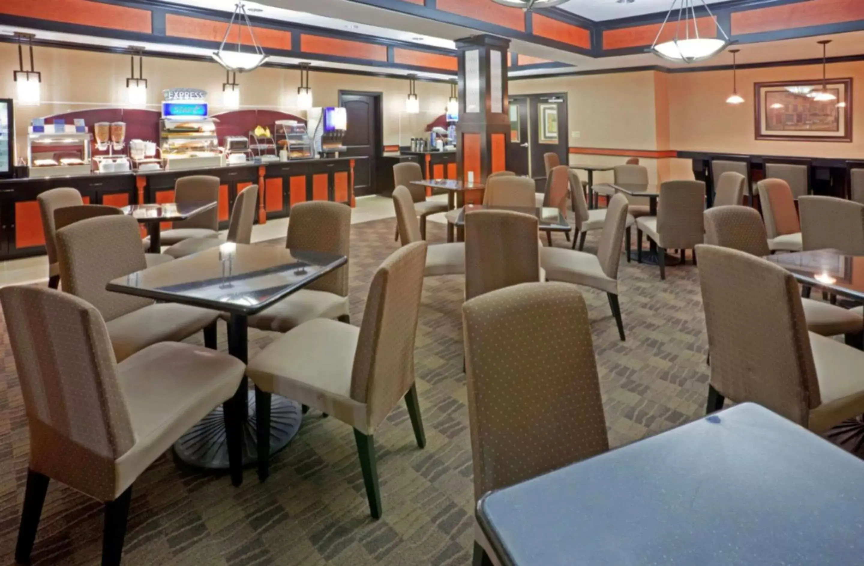 Restaurant/Places to Eat in Comfort Inn & Suites Dallas Medical-Market Center