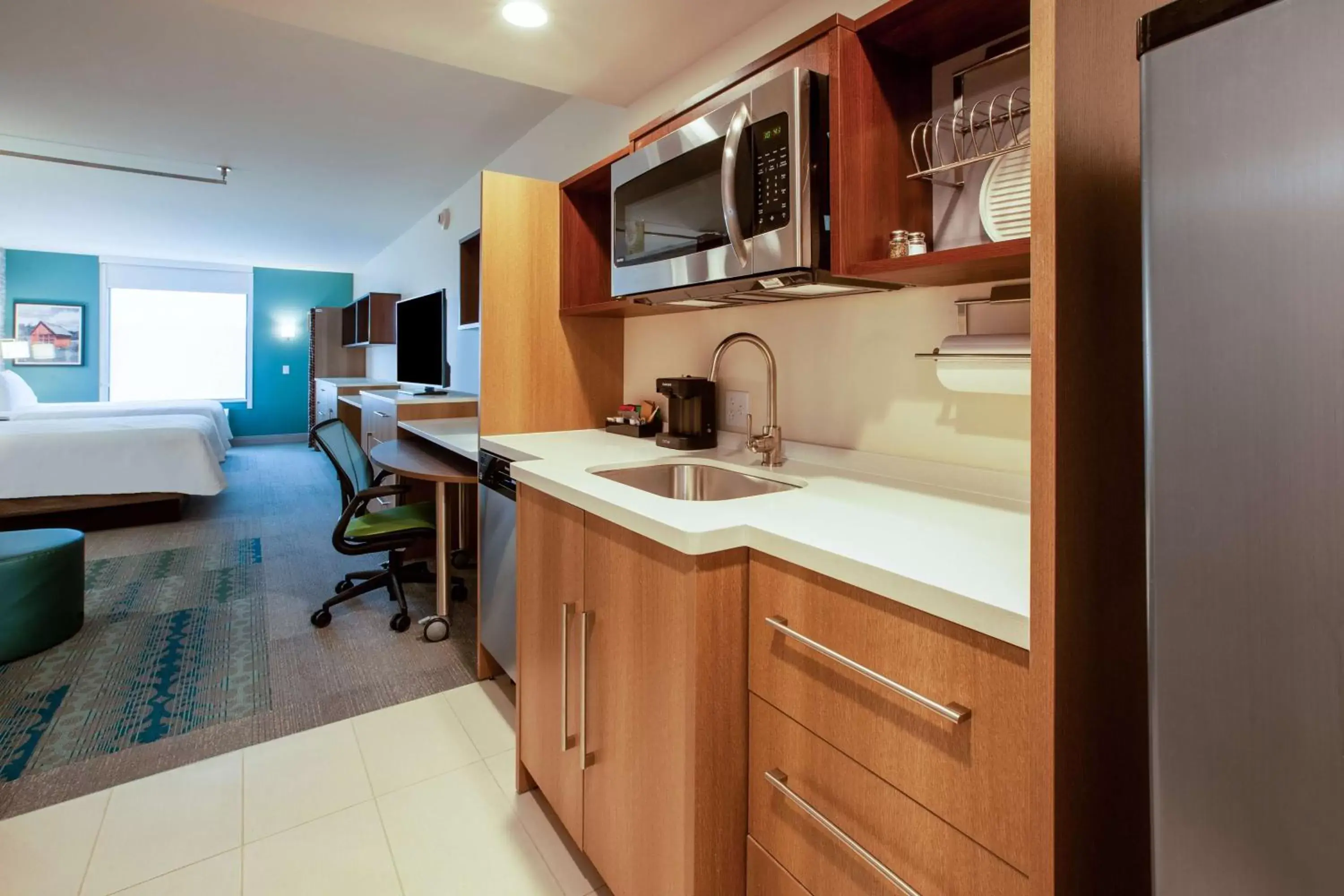 Bedroom, Kitchen/Kitchenette in Home2 Suites By Hilton Lewisburg, Wv