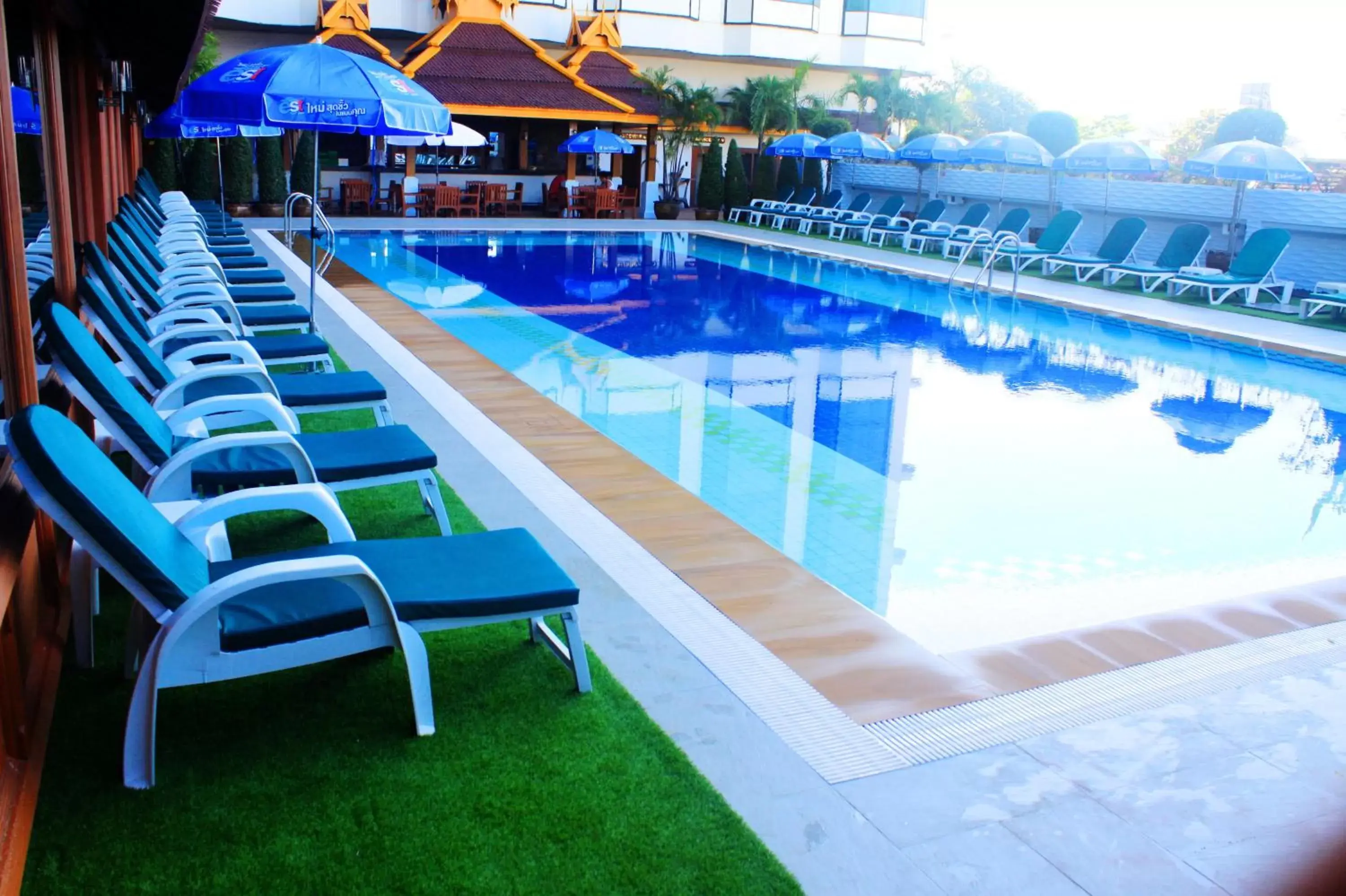 Swimming Pool in The Empress Hotel - SHA Extra Plus