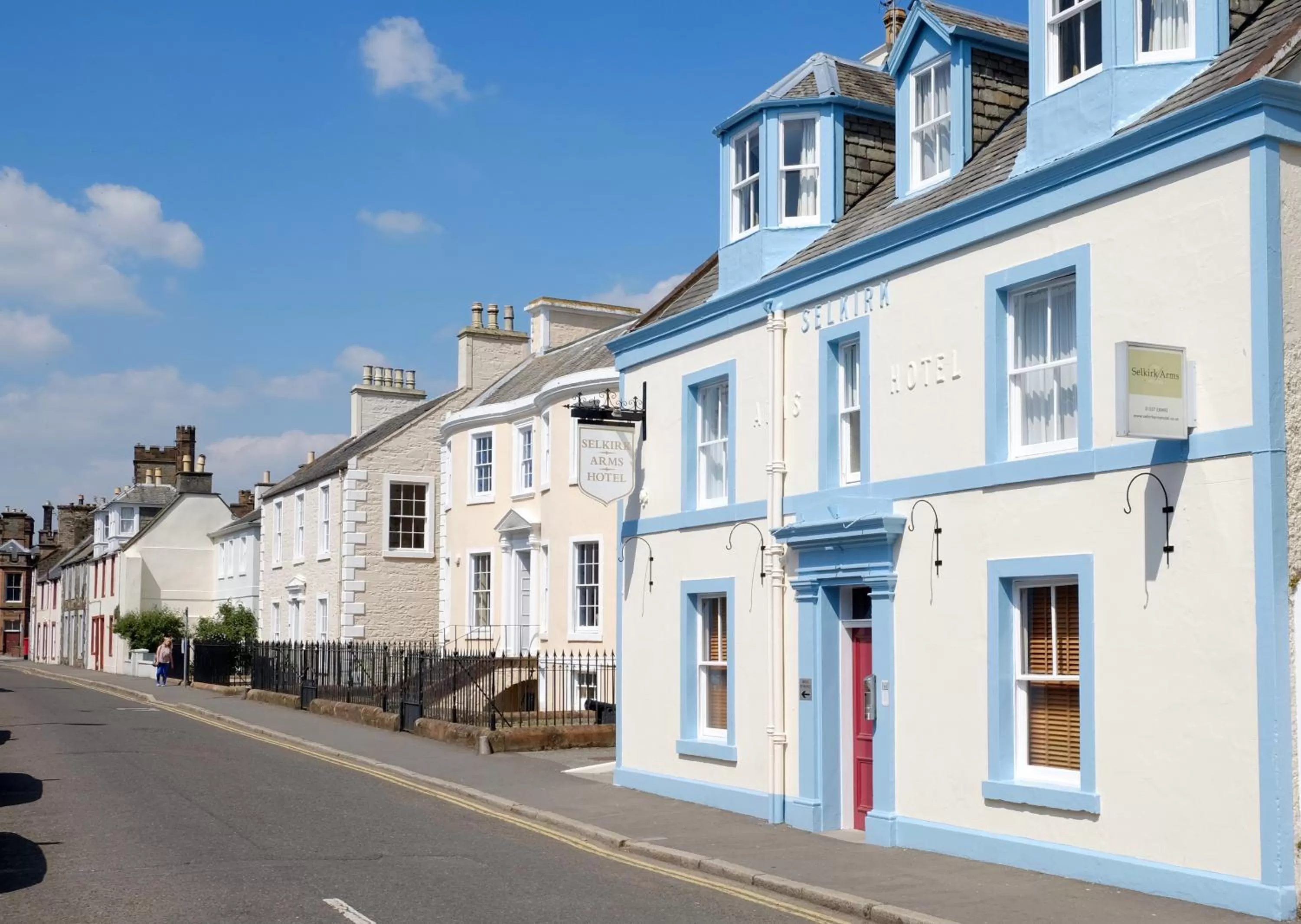 Facade/entrance in Selkirk Arms Hotel