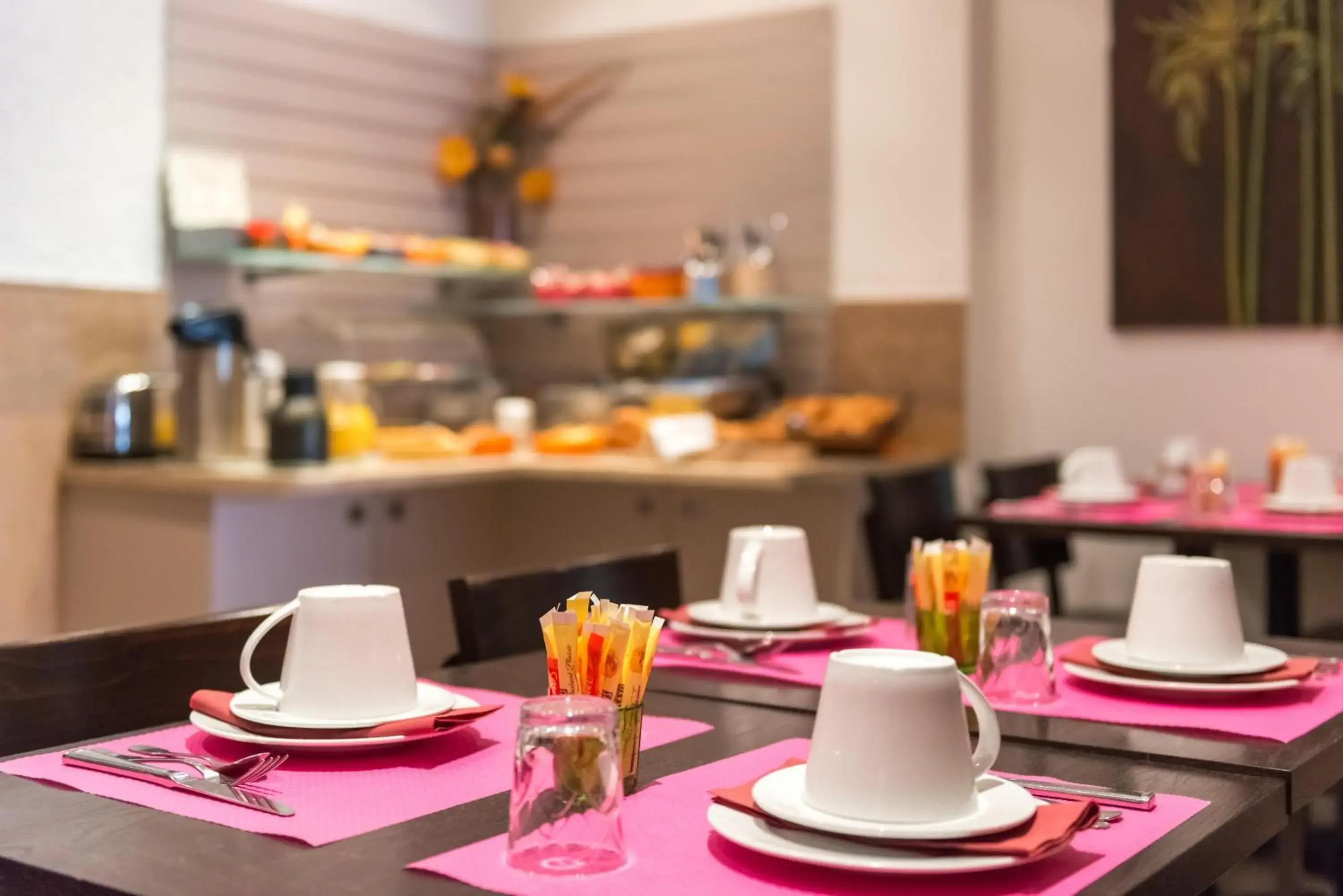 Restaurant/places to eat in Hotel Le 21 Restaurant/places to eat in Hotel Le 21