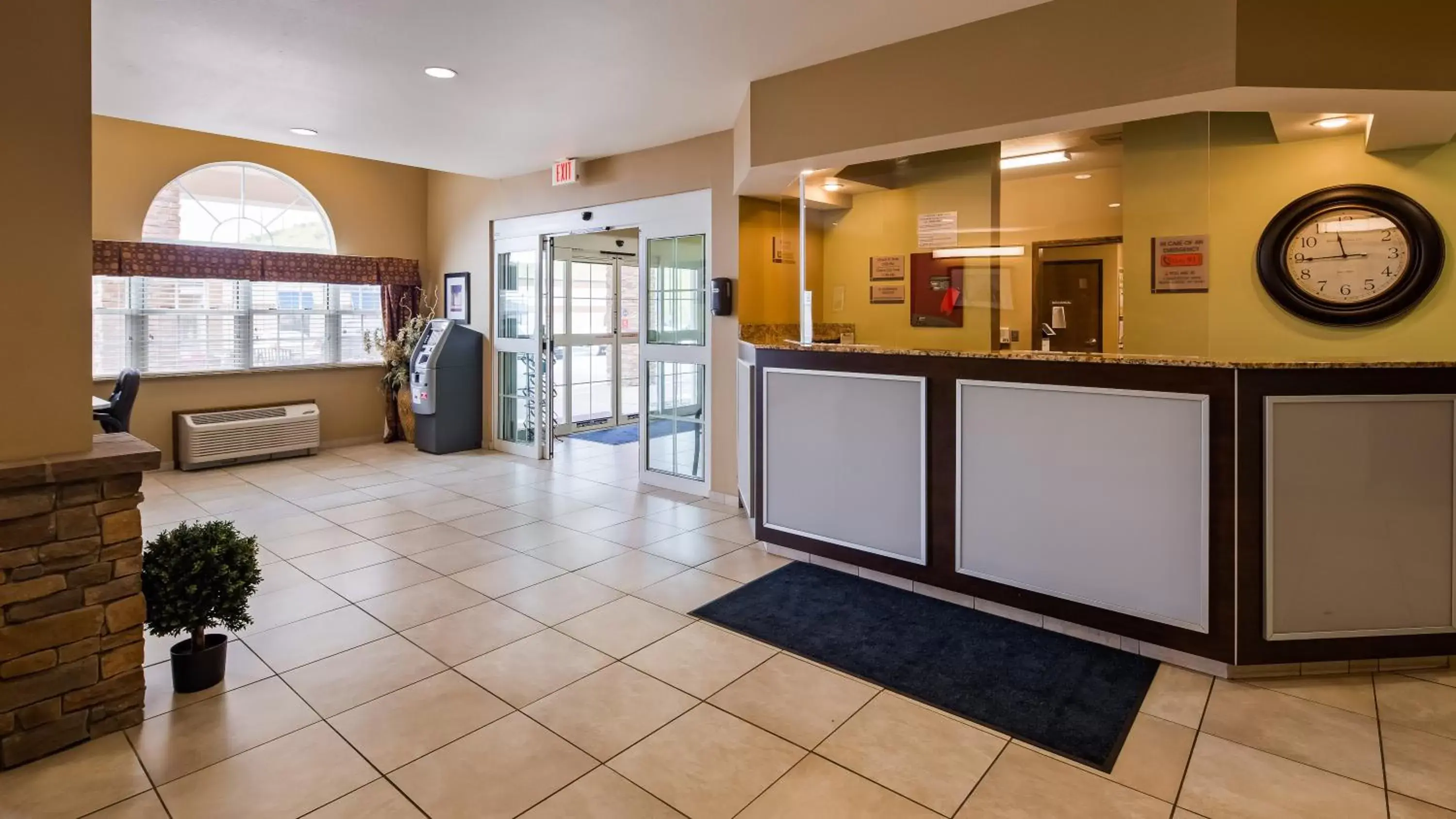 Lobby or reception in SureStay Plus Hotel by Best Western Buckhannon Lobby or reception in SureStay Plus Hotel by Best Western Buckhannon