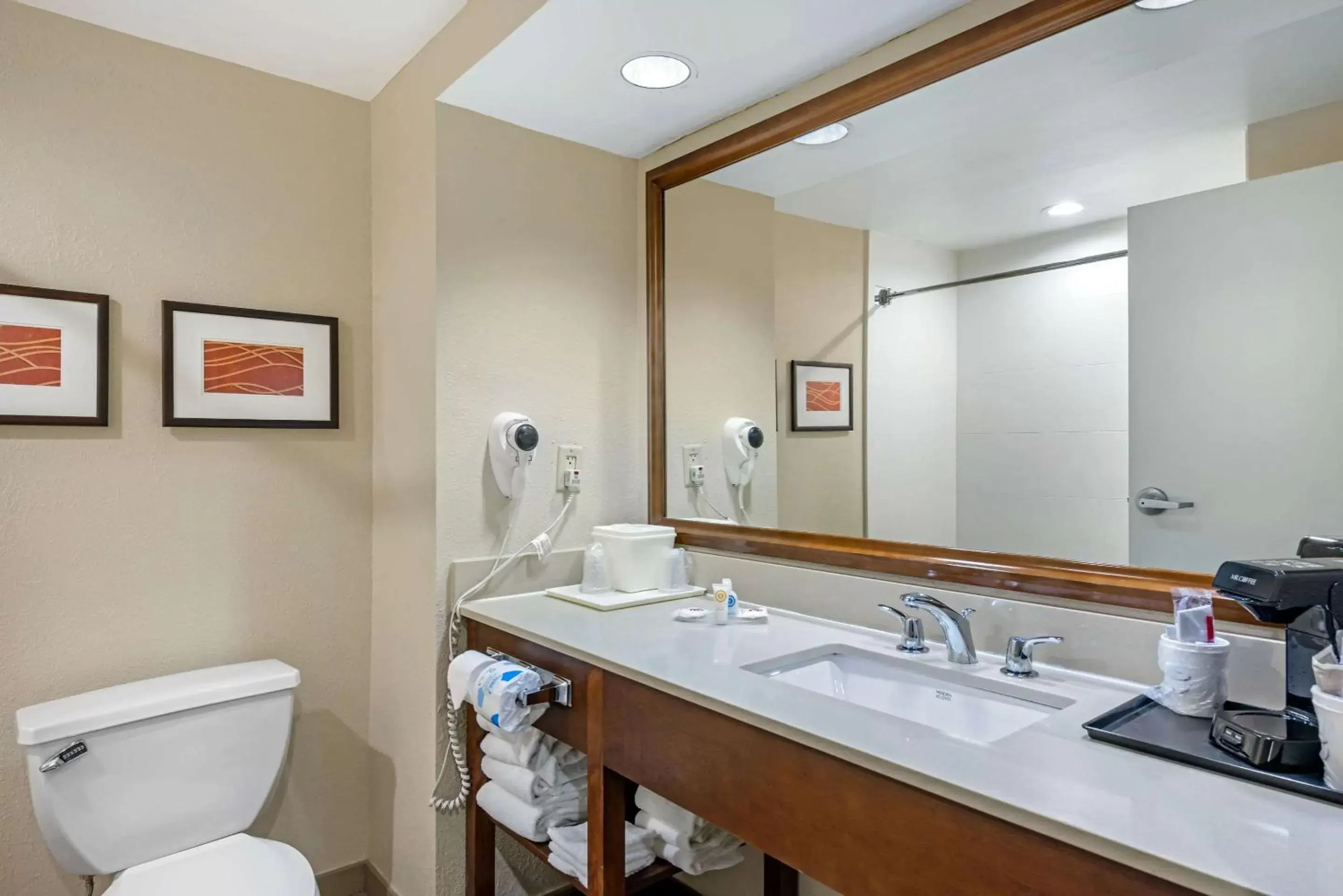 Bathroom in Comfort Inn Yulee - Fernandina Beach