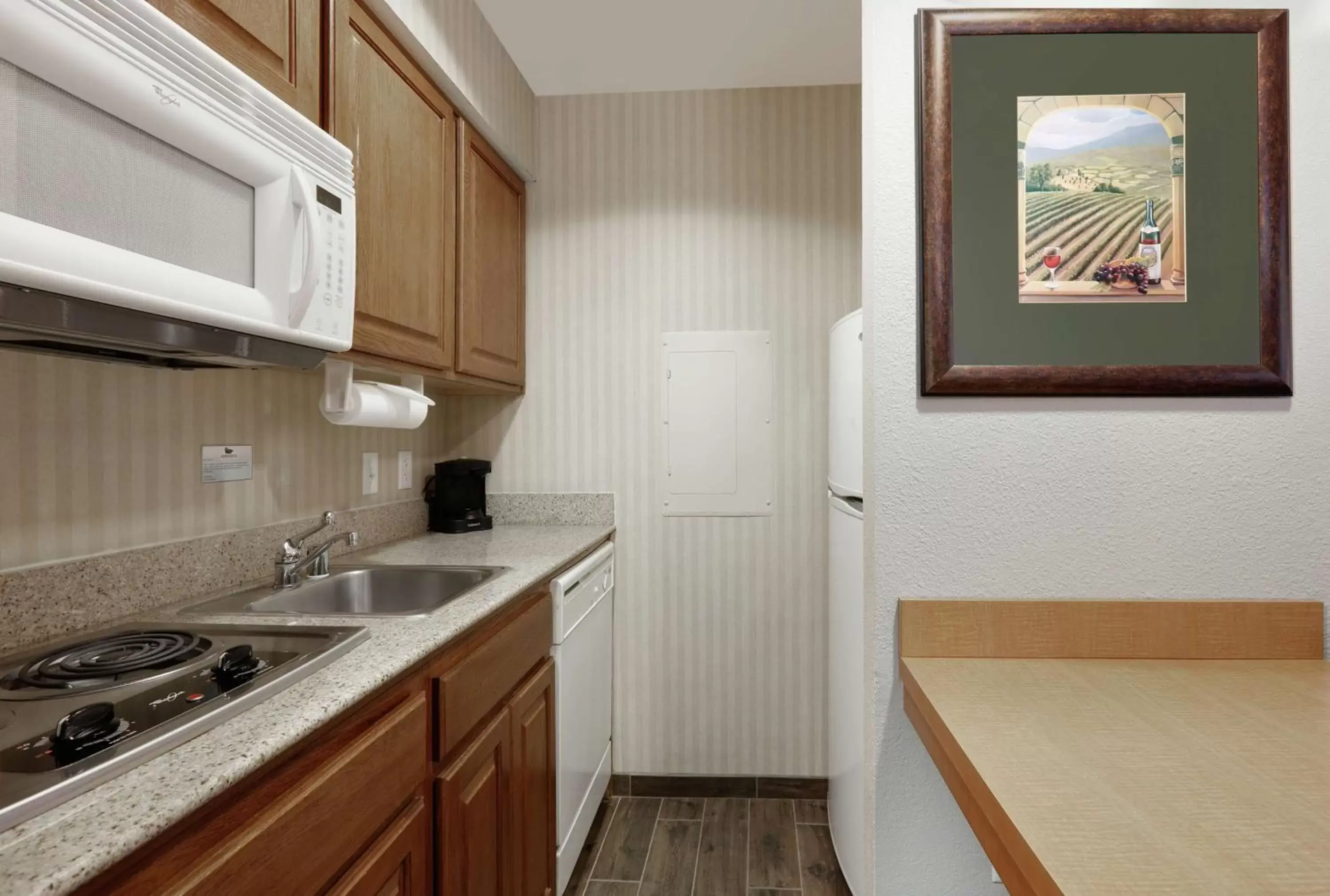 Kitchen or kitchenette, Kitchen/Kitchenette in Homewood Suites by Hilton San Diego-Del Mar