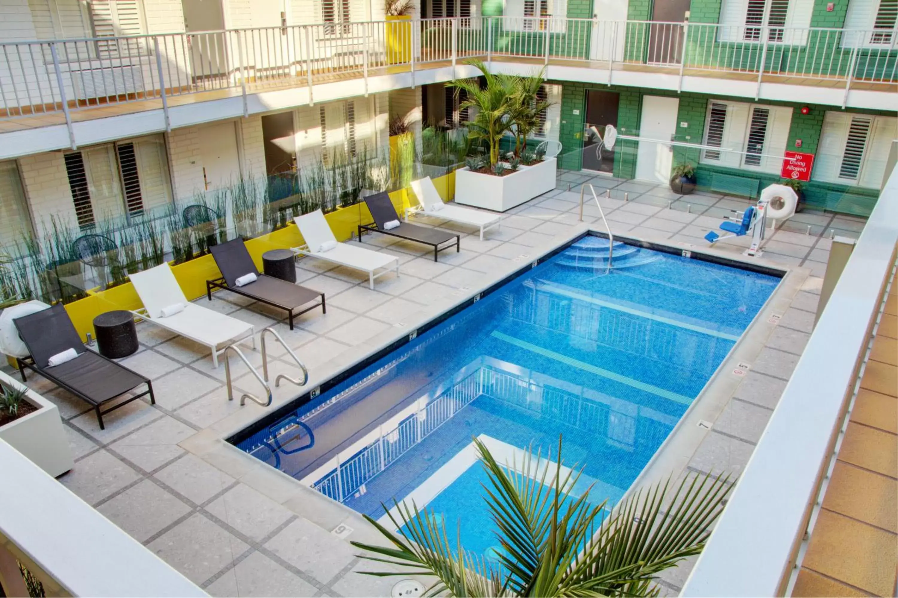 Property building, Swimming Pool in The Adler a Hollywood Hotel