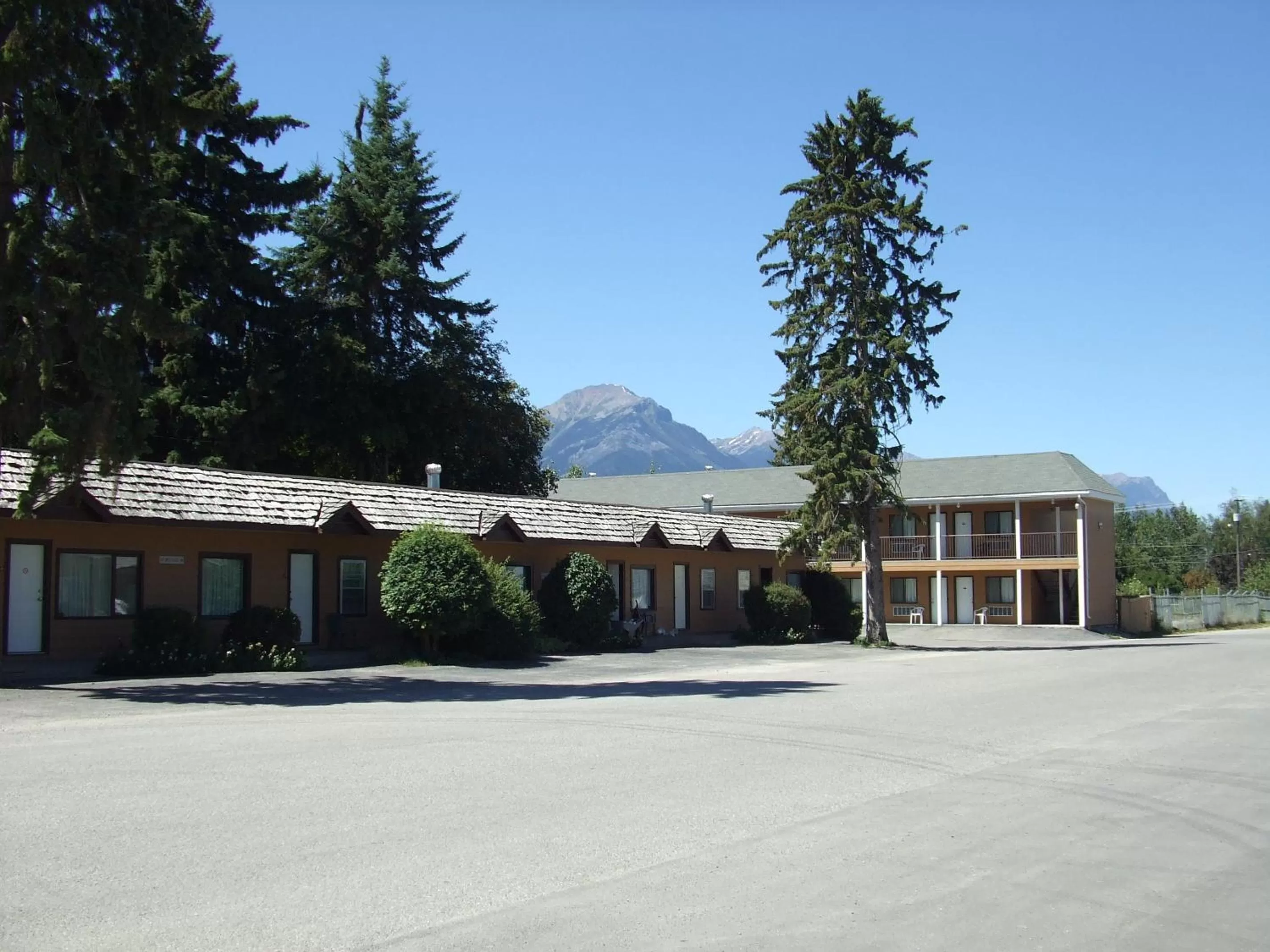 Facade/entrance in Mary's Motel