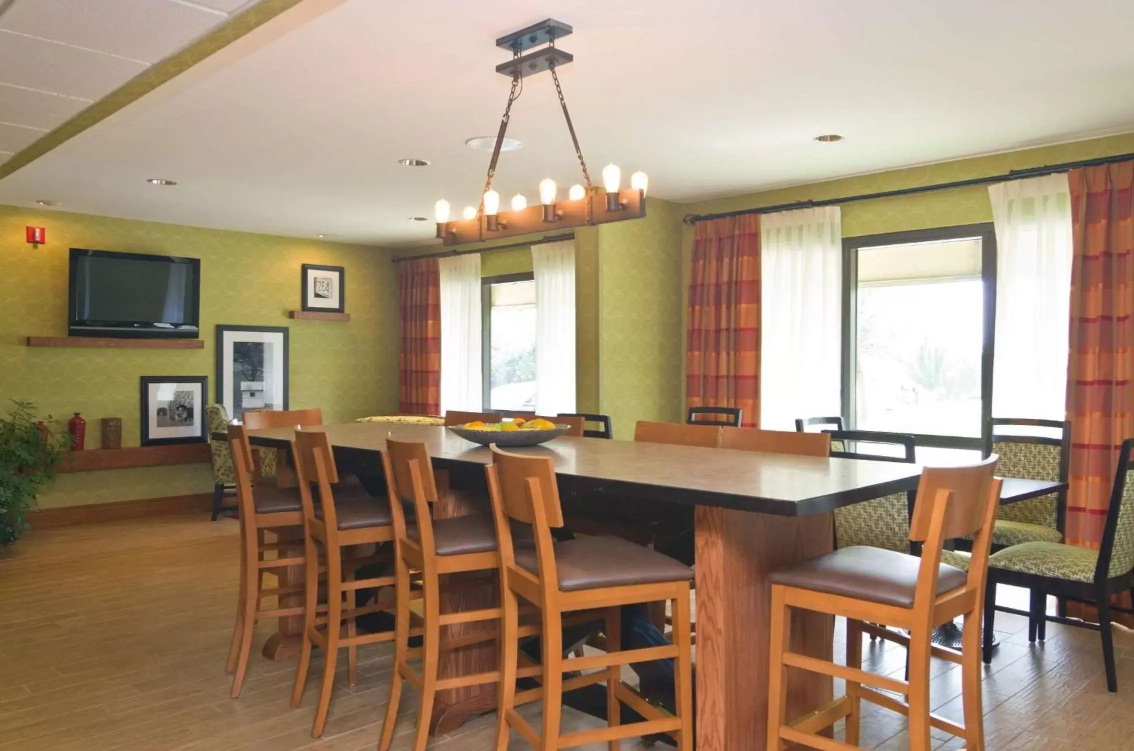 Restaurant/places to eat, Dining Area in Hampton Inn Wooster