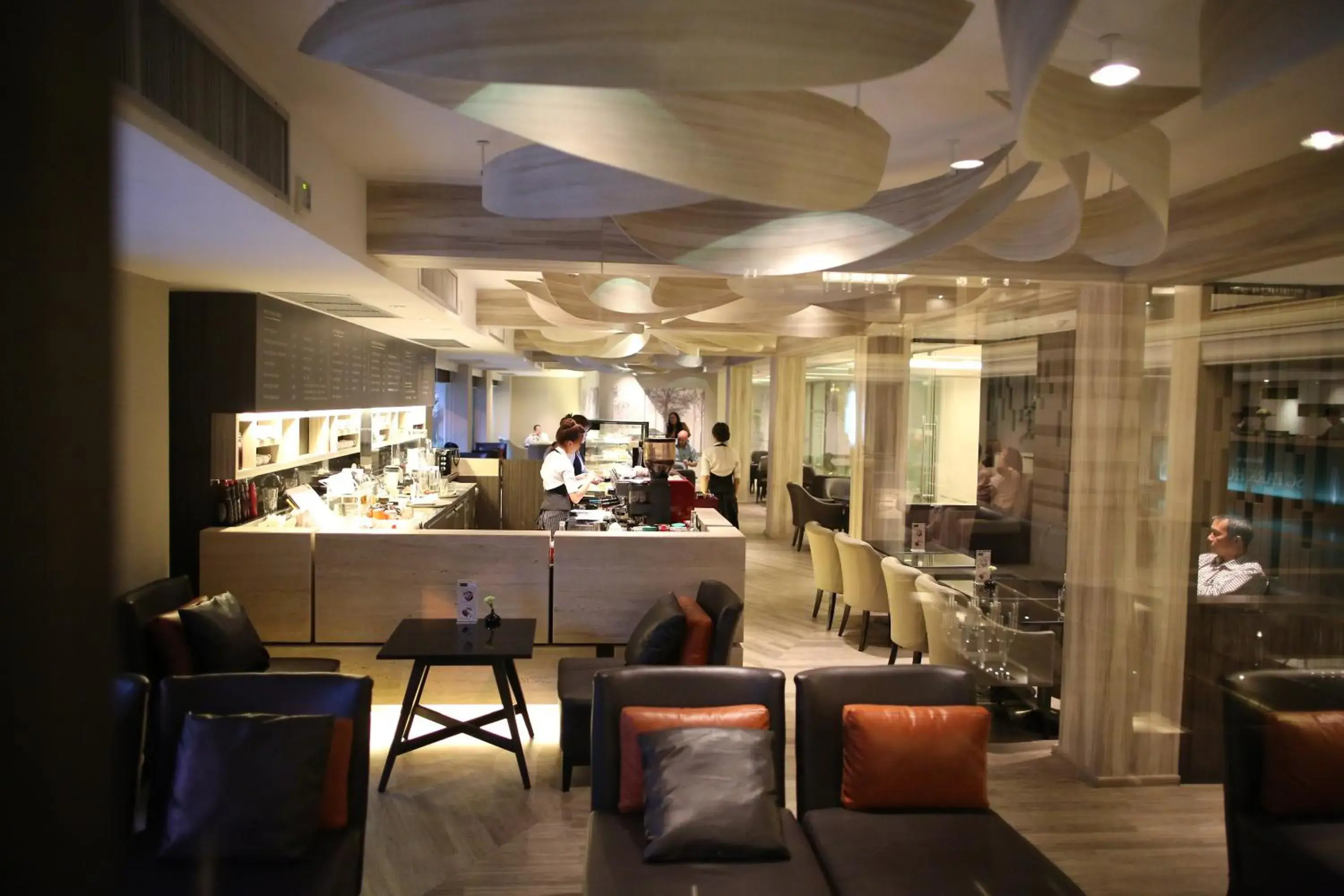Lounge or bar, Restaurant/Places to Eat in SC Park Hotel