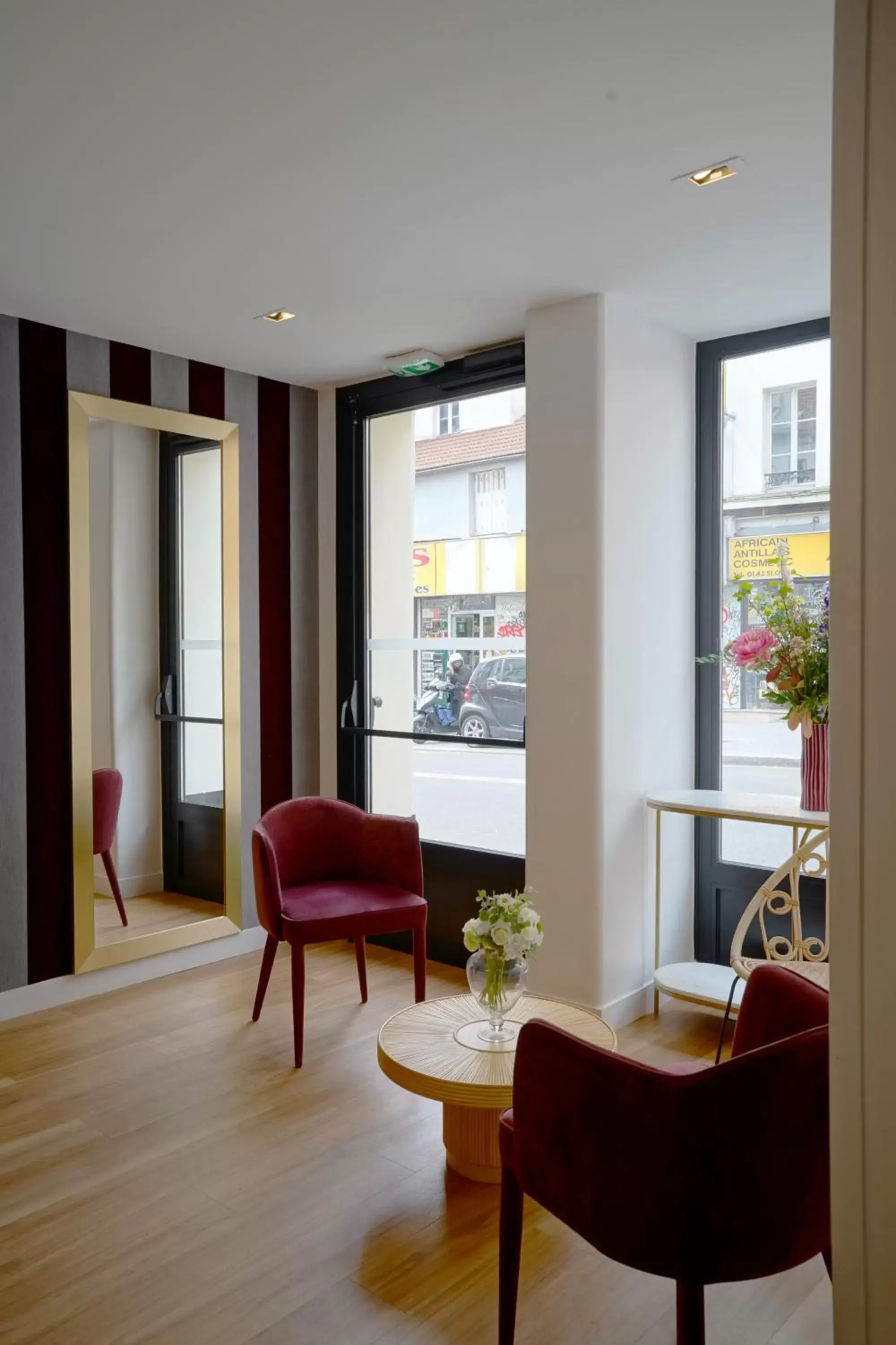 Lobby or reception, Seating Area in Best Western Le Montmartre – Saint Pierre