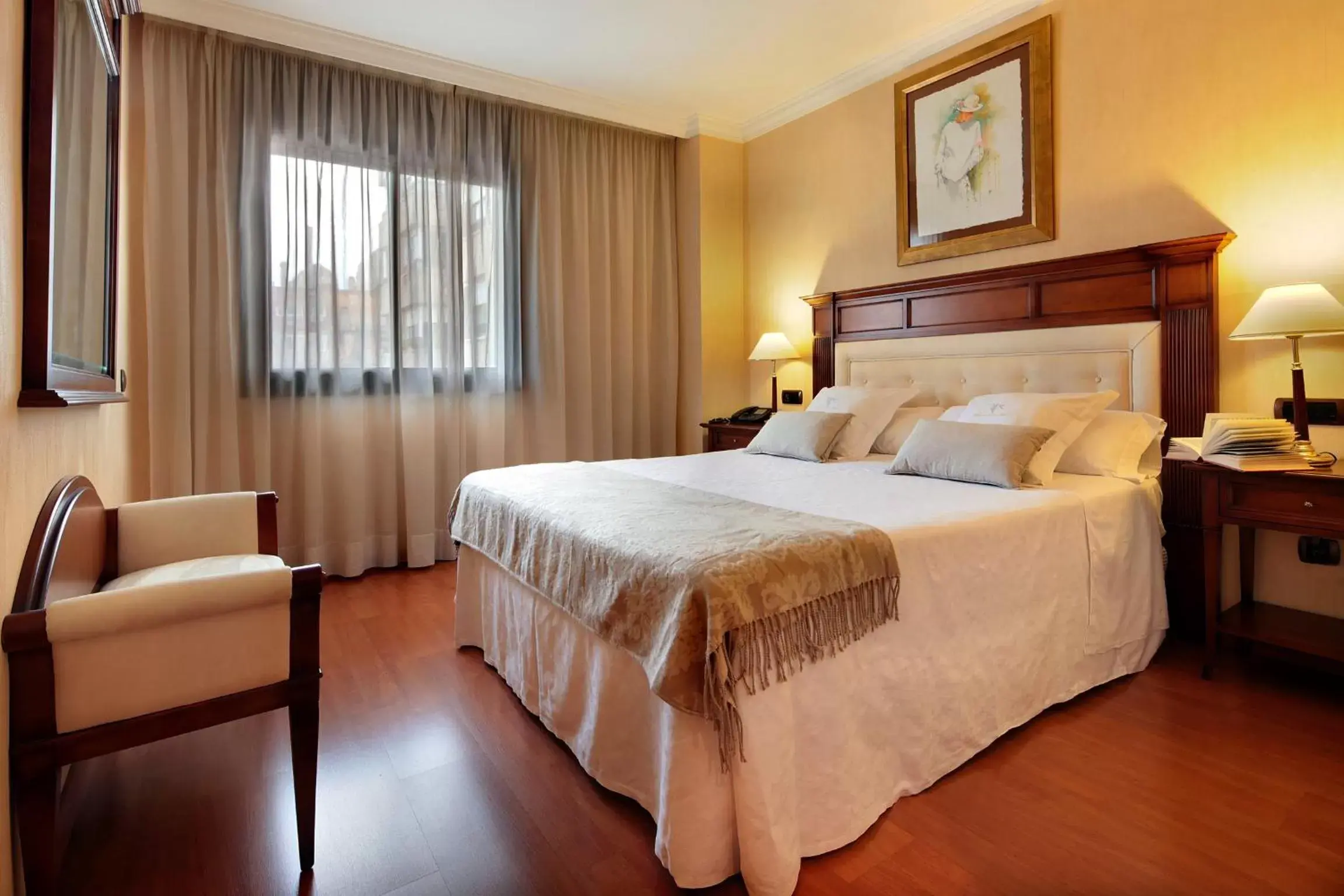 Bed in Apartaments-Hotel Hispanos 7 Suiza