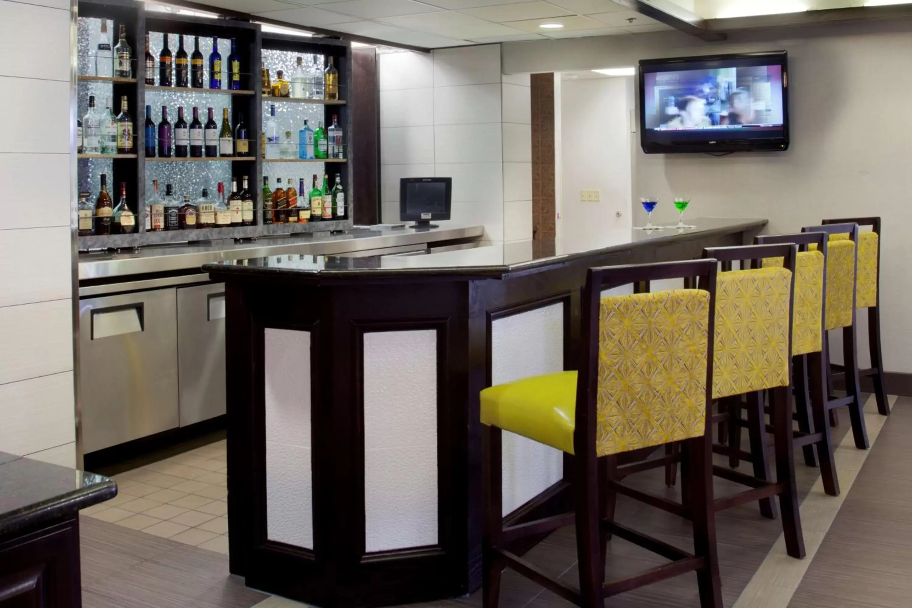 Lounge or bar, Lounge/Bar in DoubleTree by Hilton Springdale