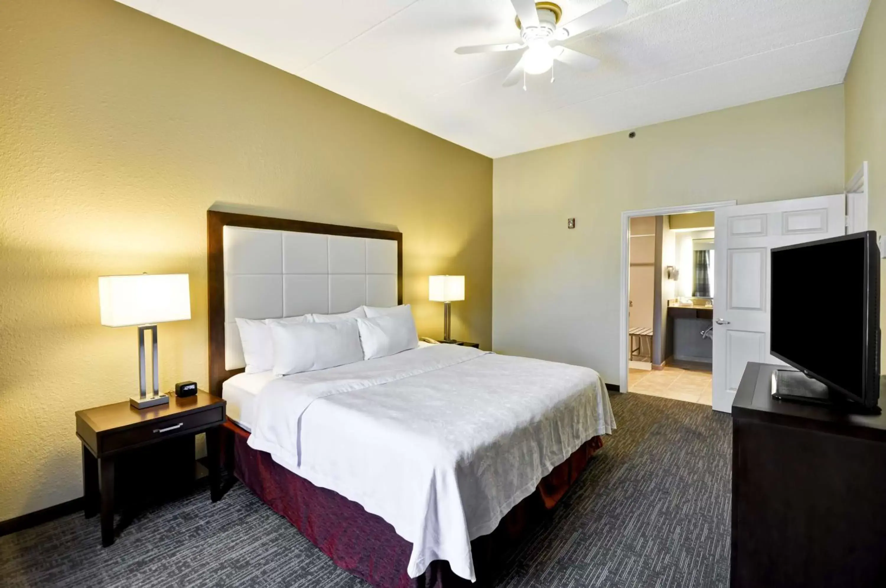 Bed in Homewood Suites by Hilton Augusta