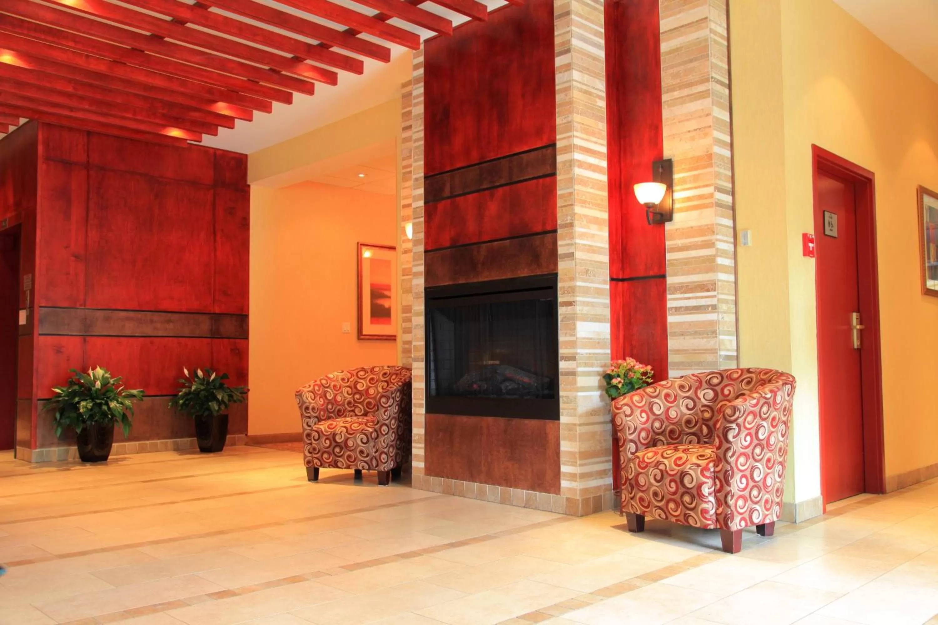 Lobby or reception in Days Inn by Wyndham Edmonton Downtown