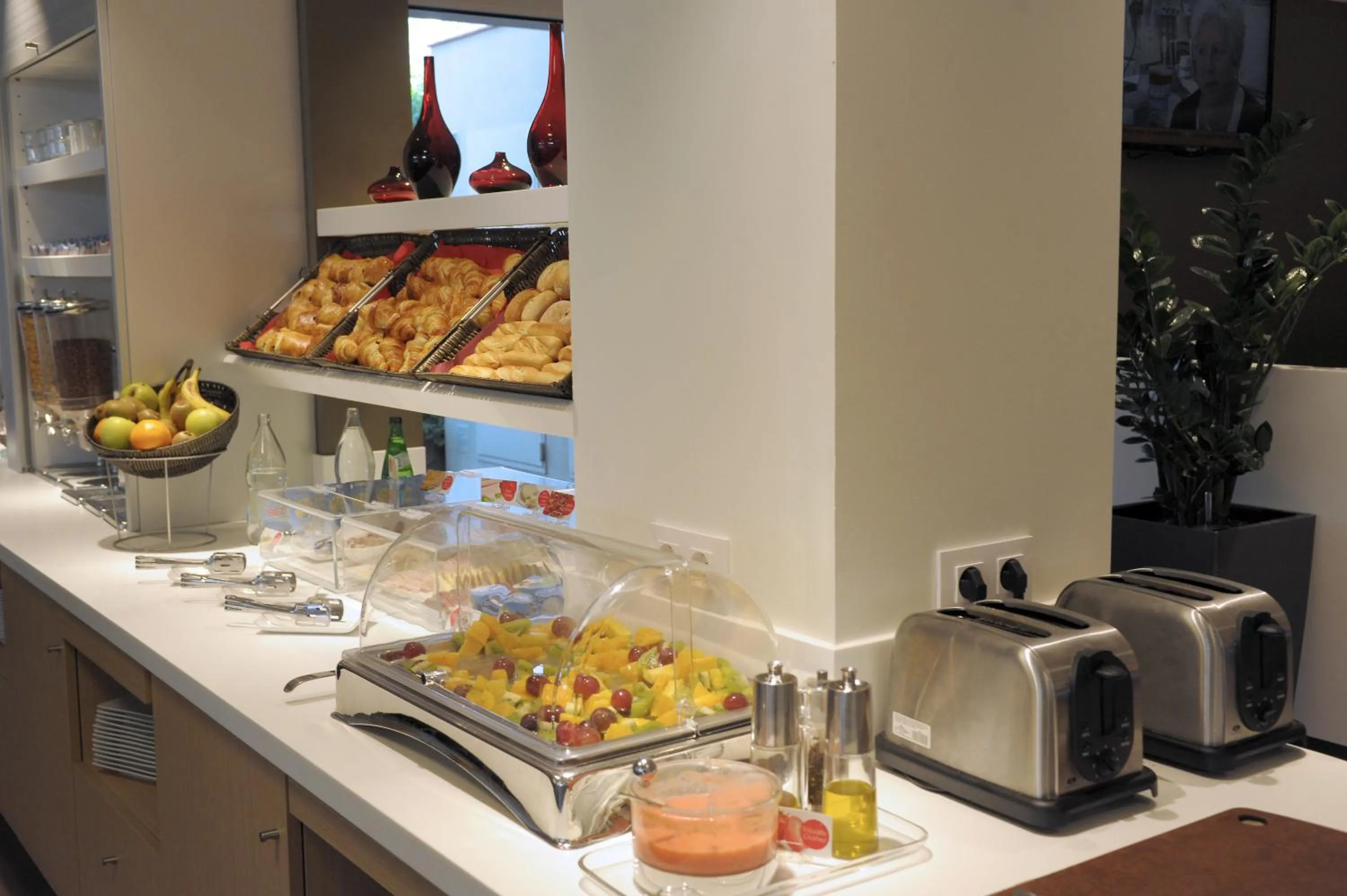 Food in Ibis Cornella