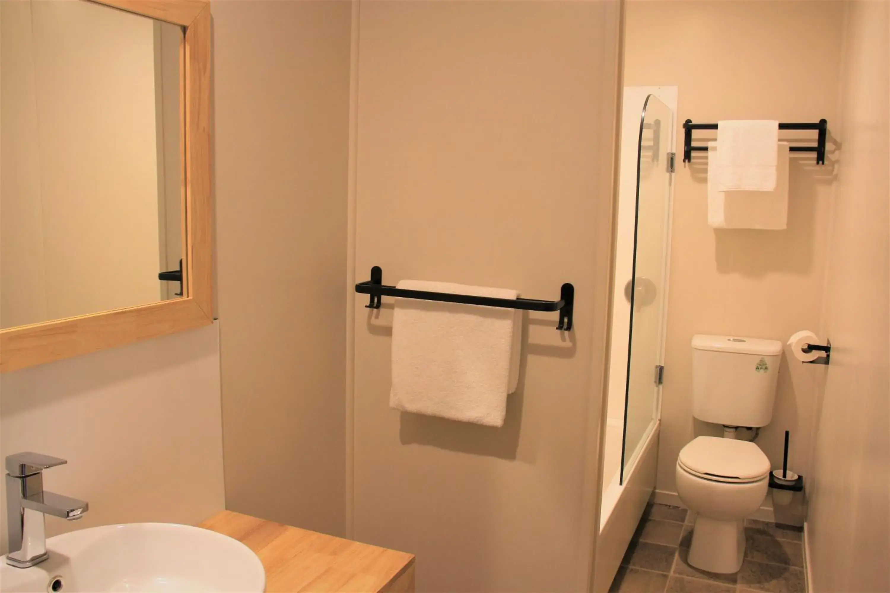 Bathroom in Rotorua Hideaway Lodge