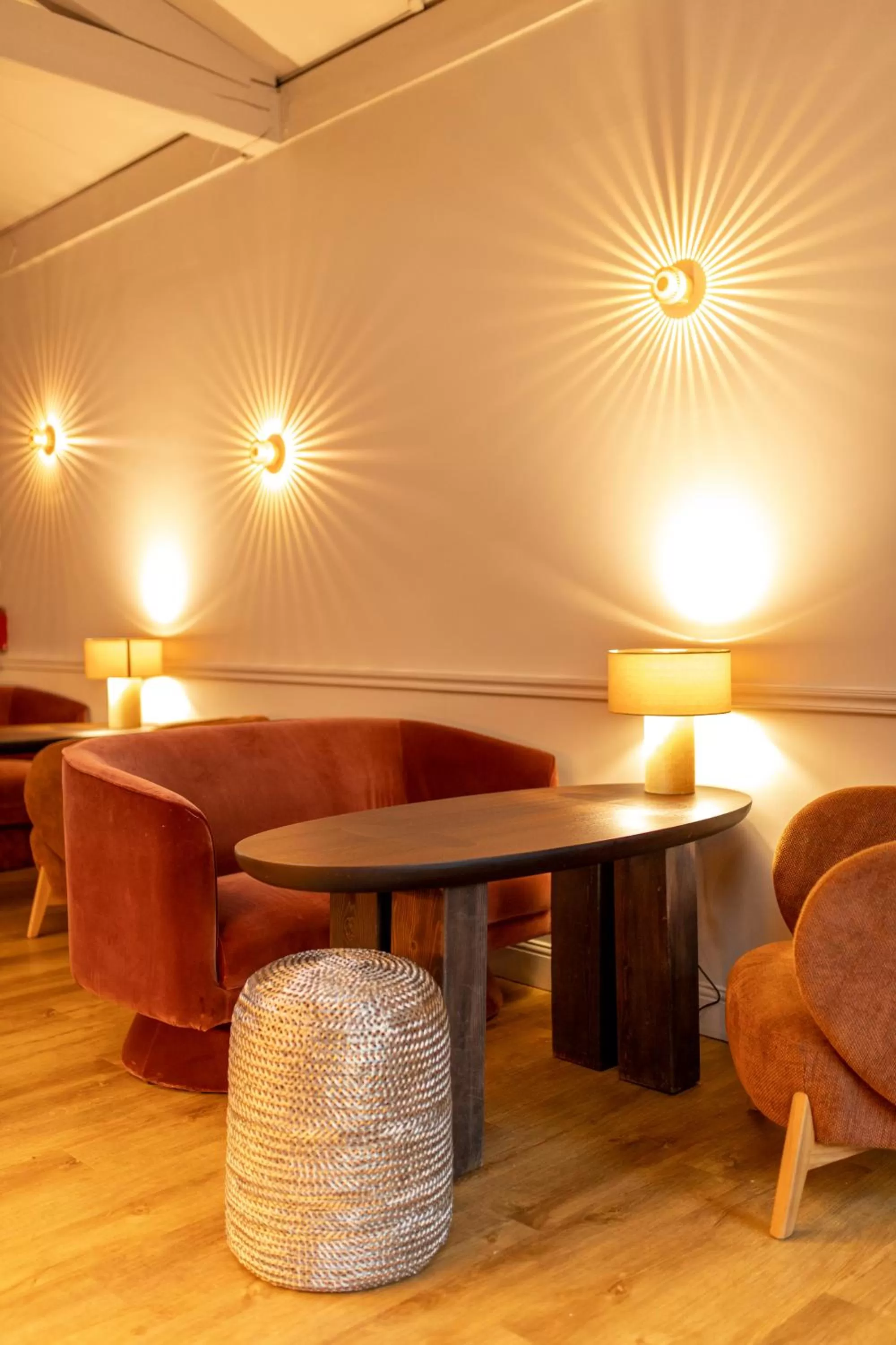 Seating area in Ibis Styles St Etienne - Gare Chateaucreux