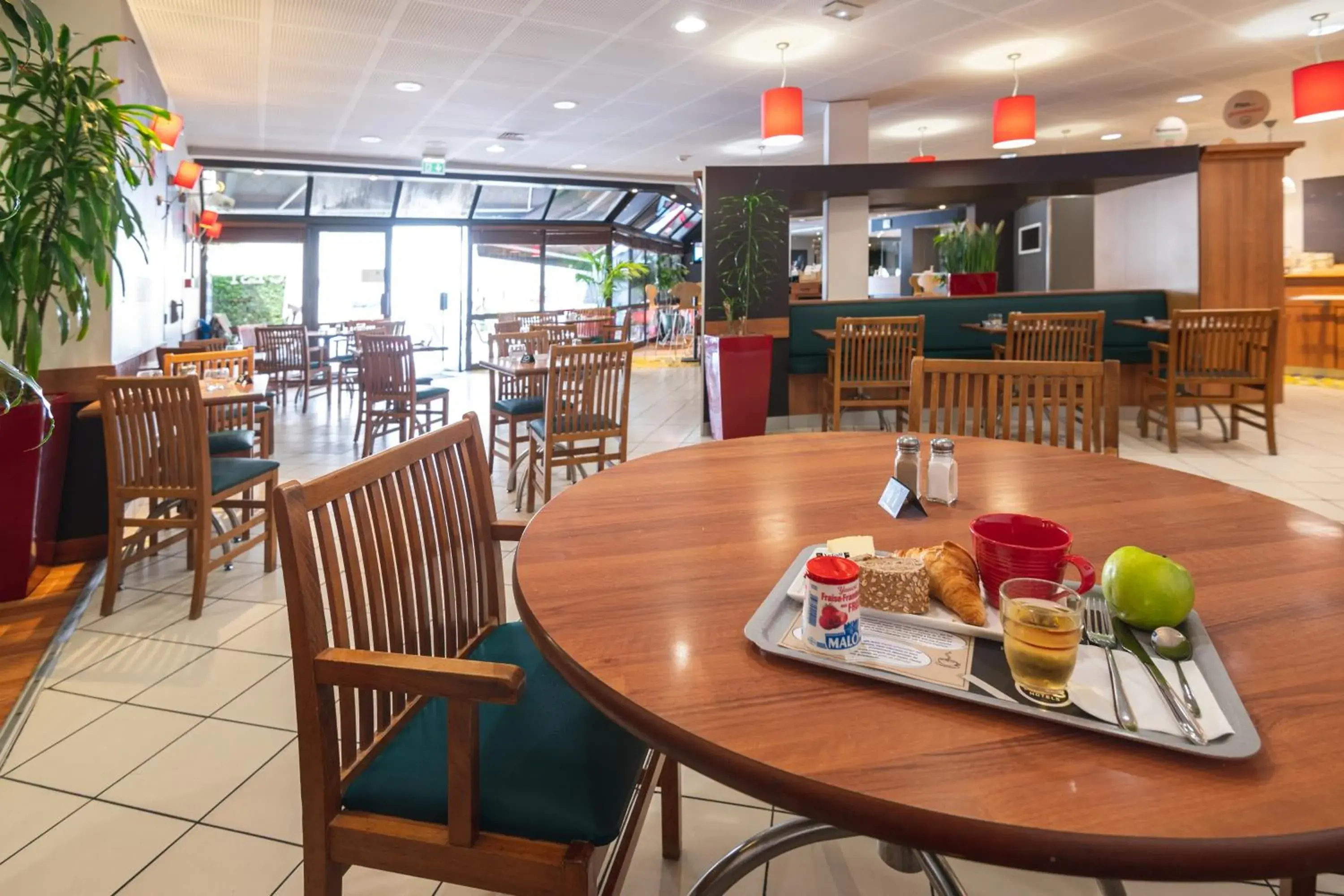 Breakfast, Restaurant/Places to Eat in B&B HOTEL Rouen Centre Rive Droite