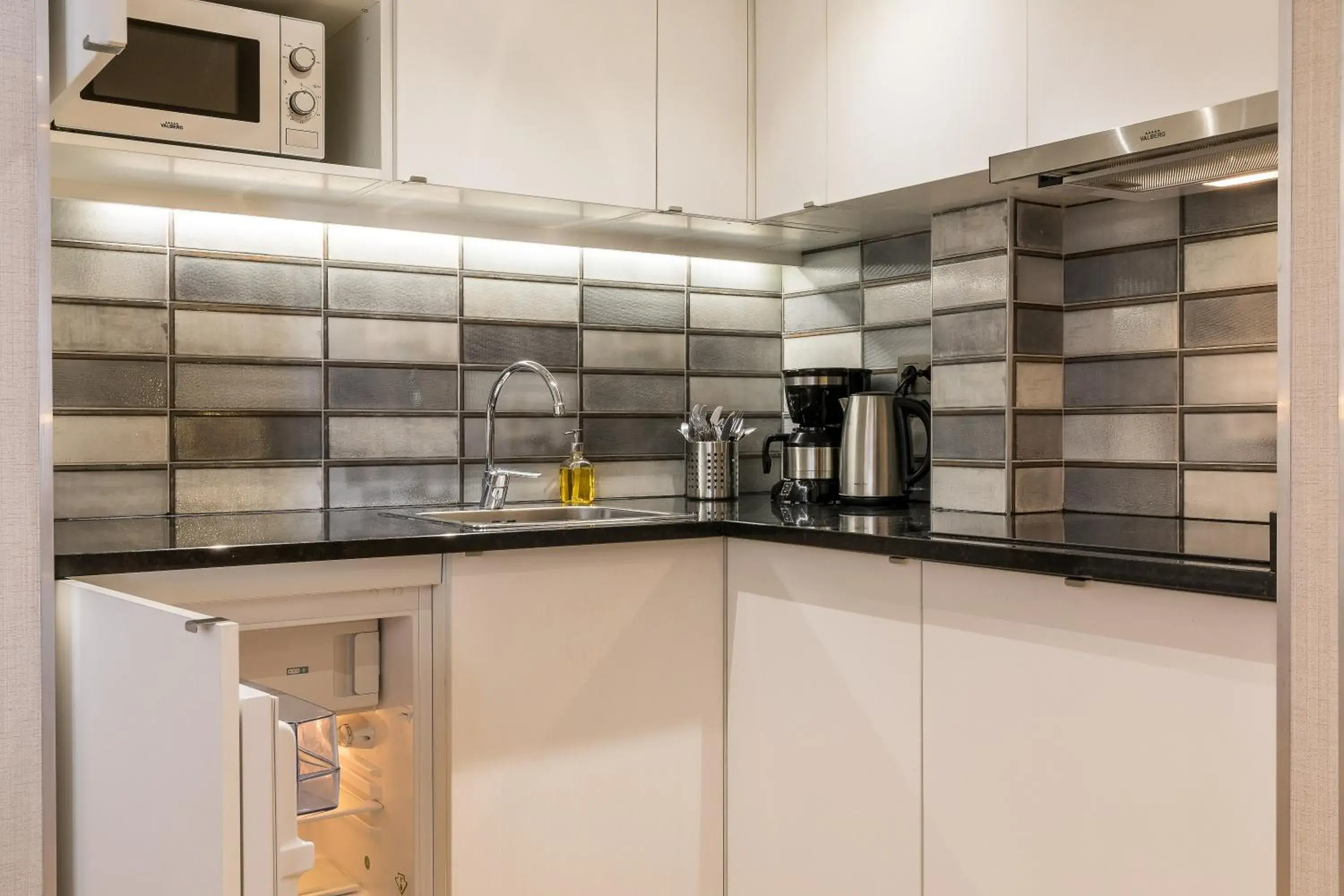 Coffee/tea facilities in CADET Residence Coffee/tea facilities in CADET Residence