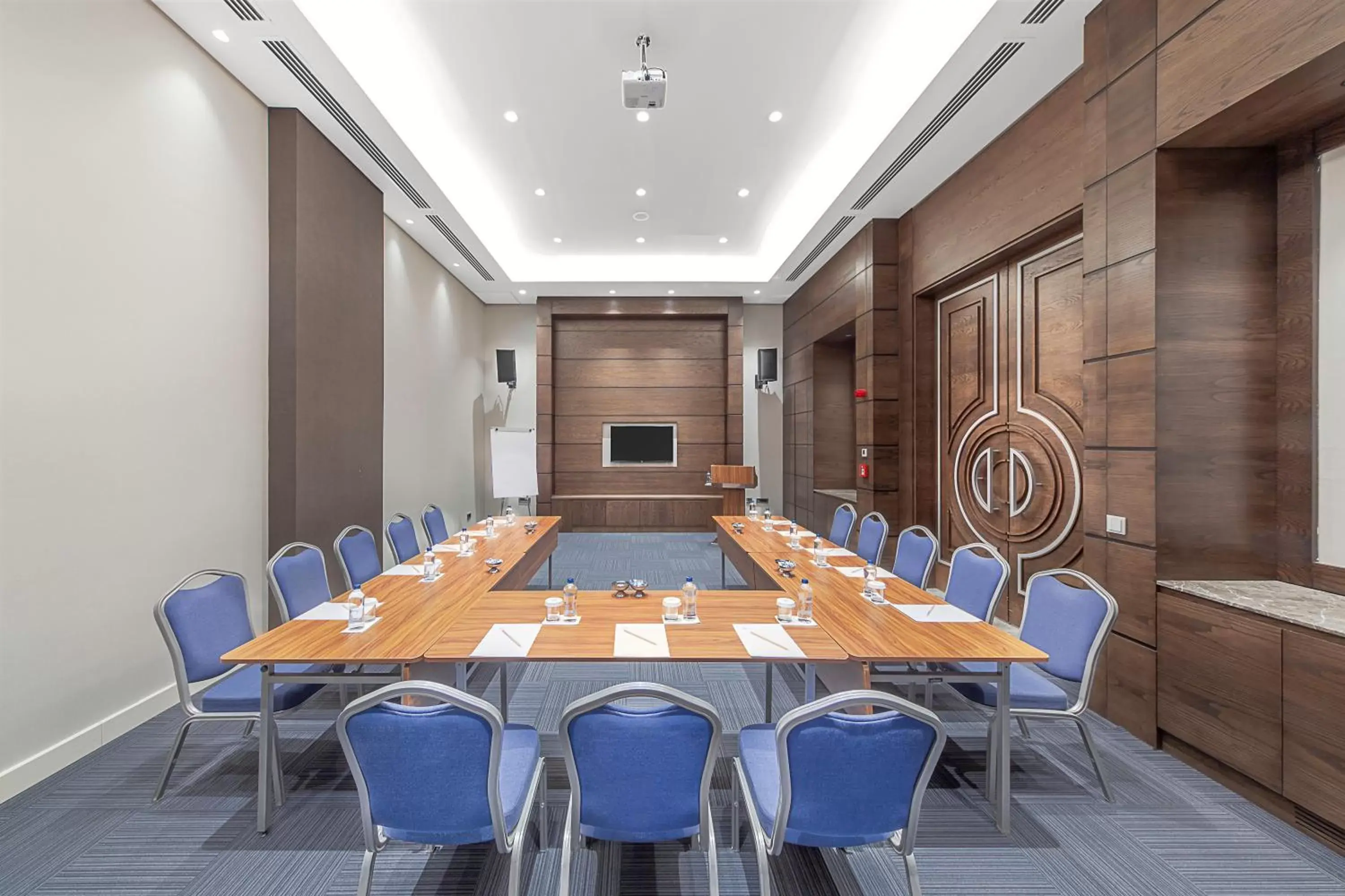 Business facilities in Dedeman Tokat