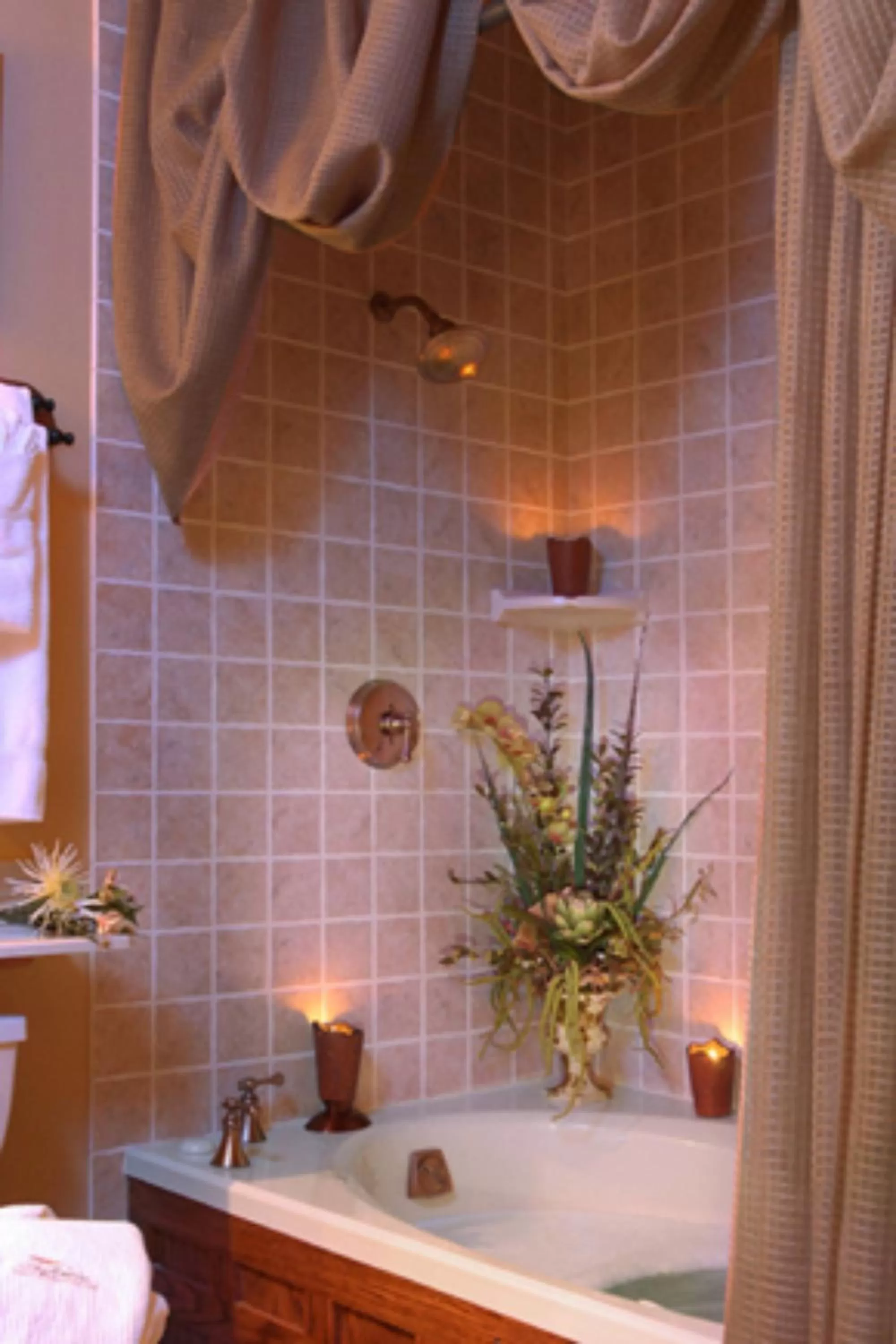 Bathroom in Bob Timberlake Inn at Chetola Resort