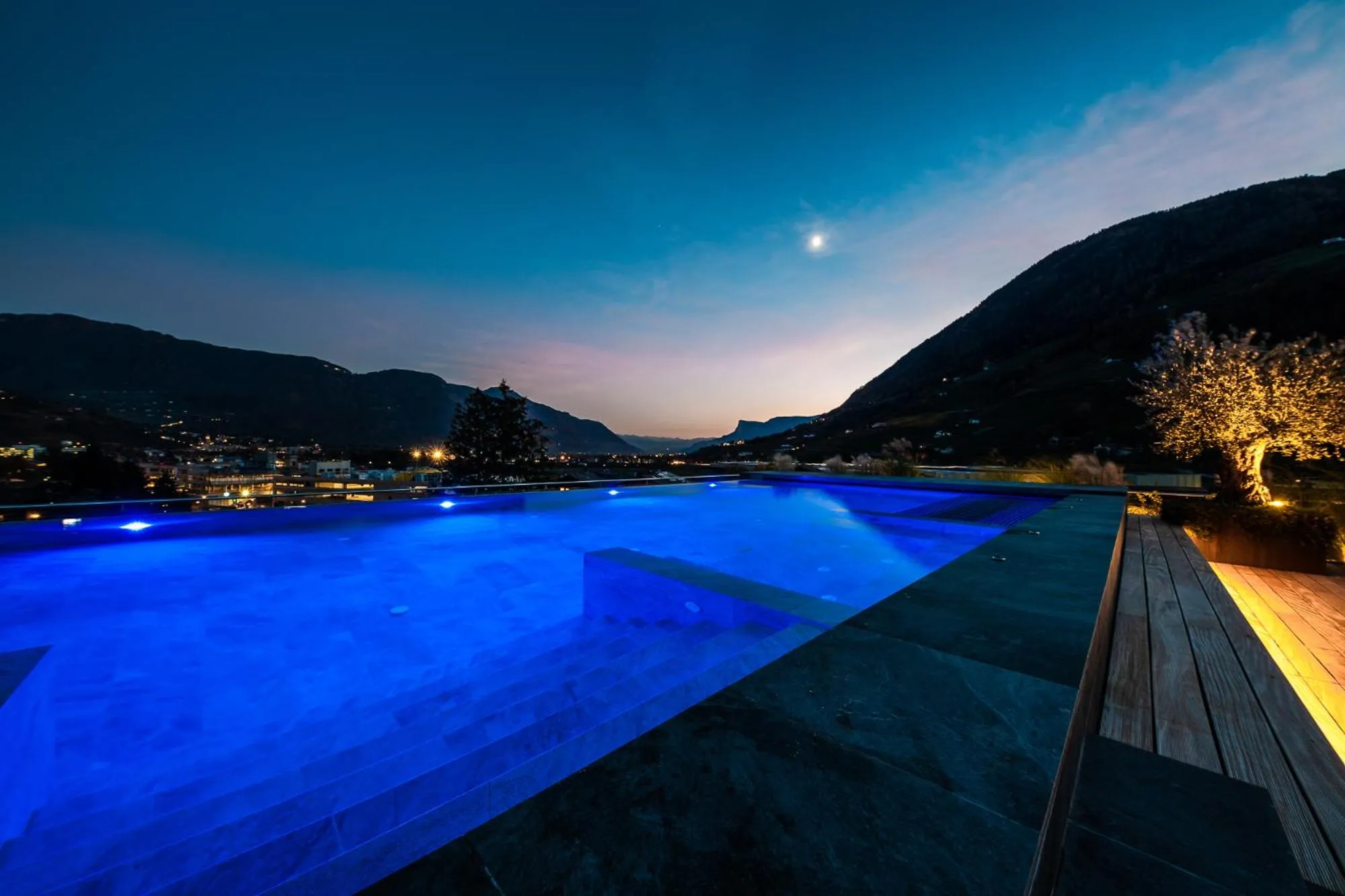 Night in Hotel Das Dorner