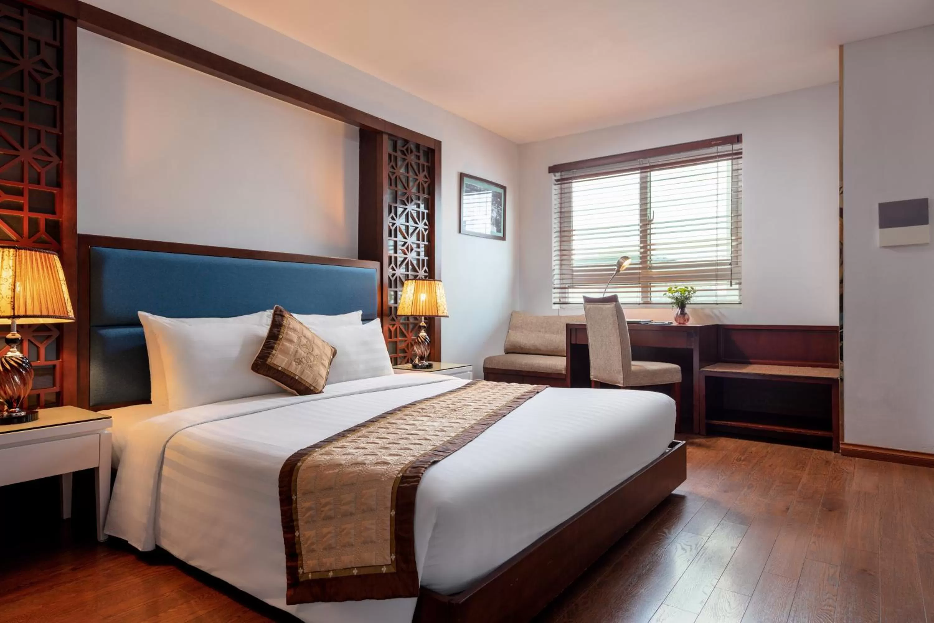 Bedroom, Bed in Skylark Hotel