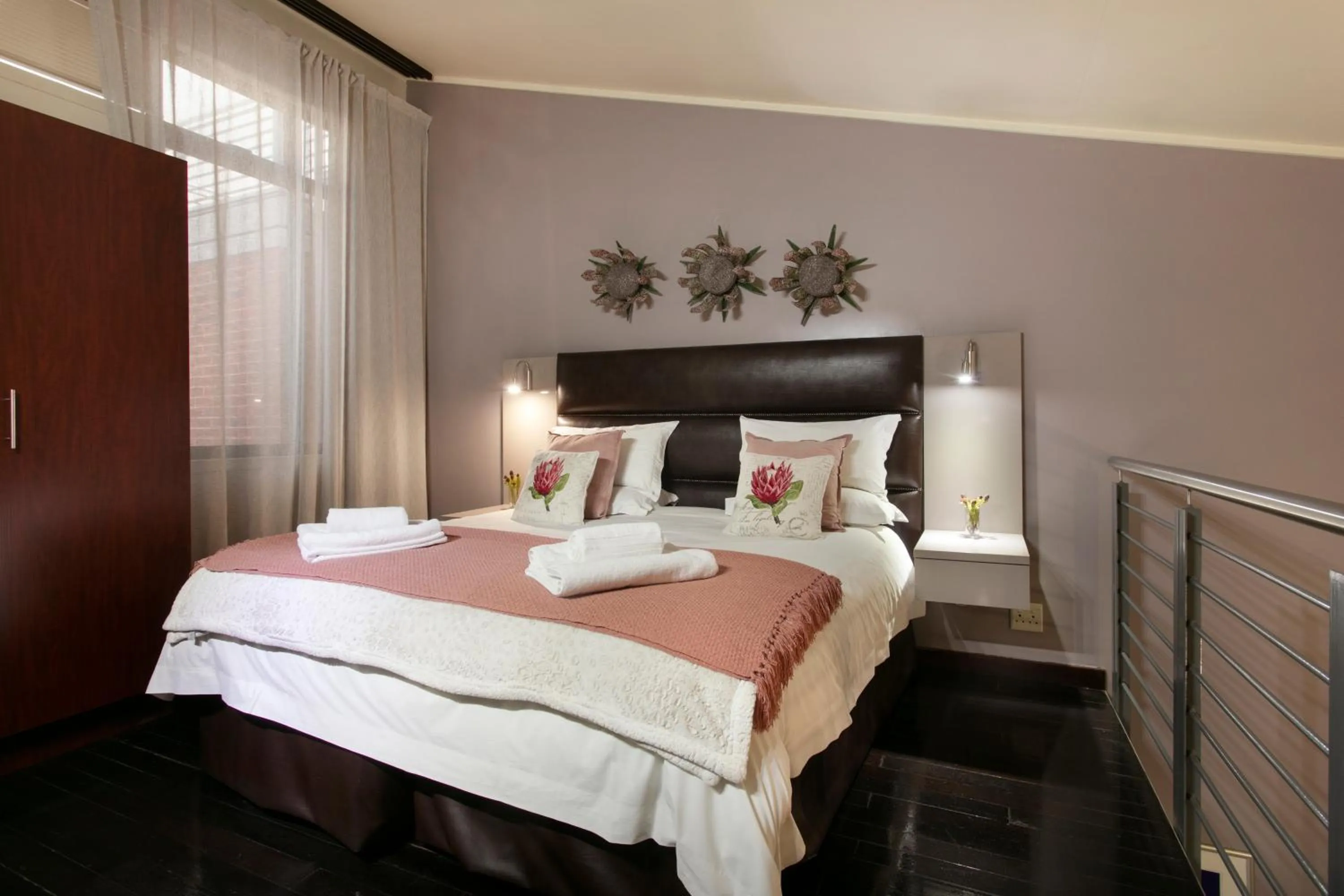 Bedroom, Bed in Absolute Farenden Apartments